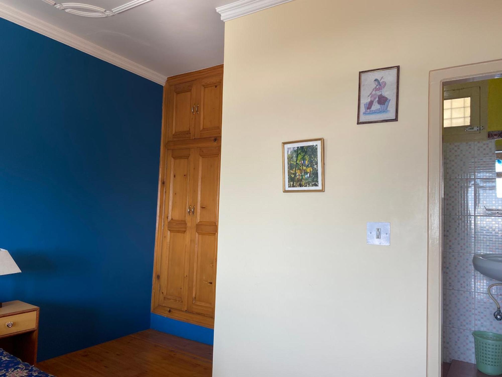 Jagatram Niwas Dharamkot Guest house
