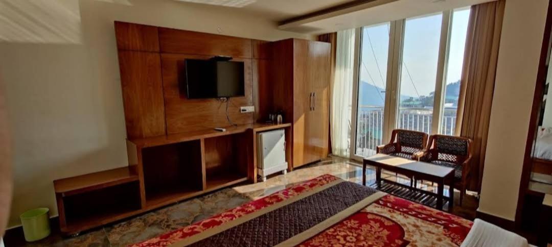 India House Hotel 4*