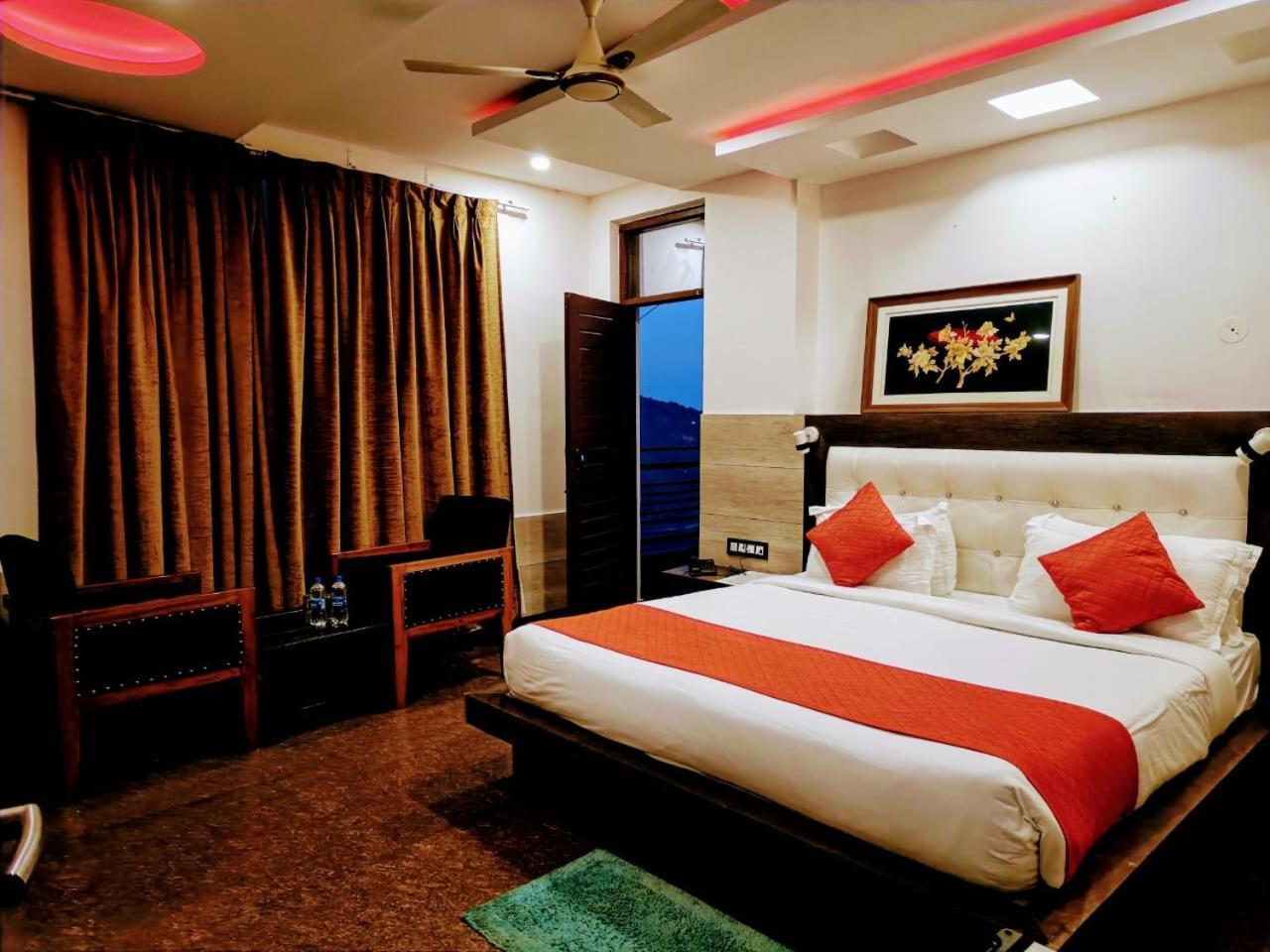 King Castle Mcleodganj-centrally Heated And Air Cooled- Near Mall Road - Free Parking Hotel 3*