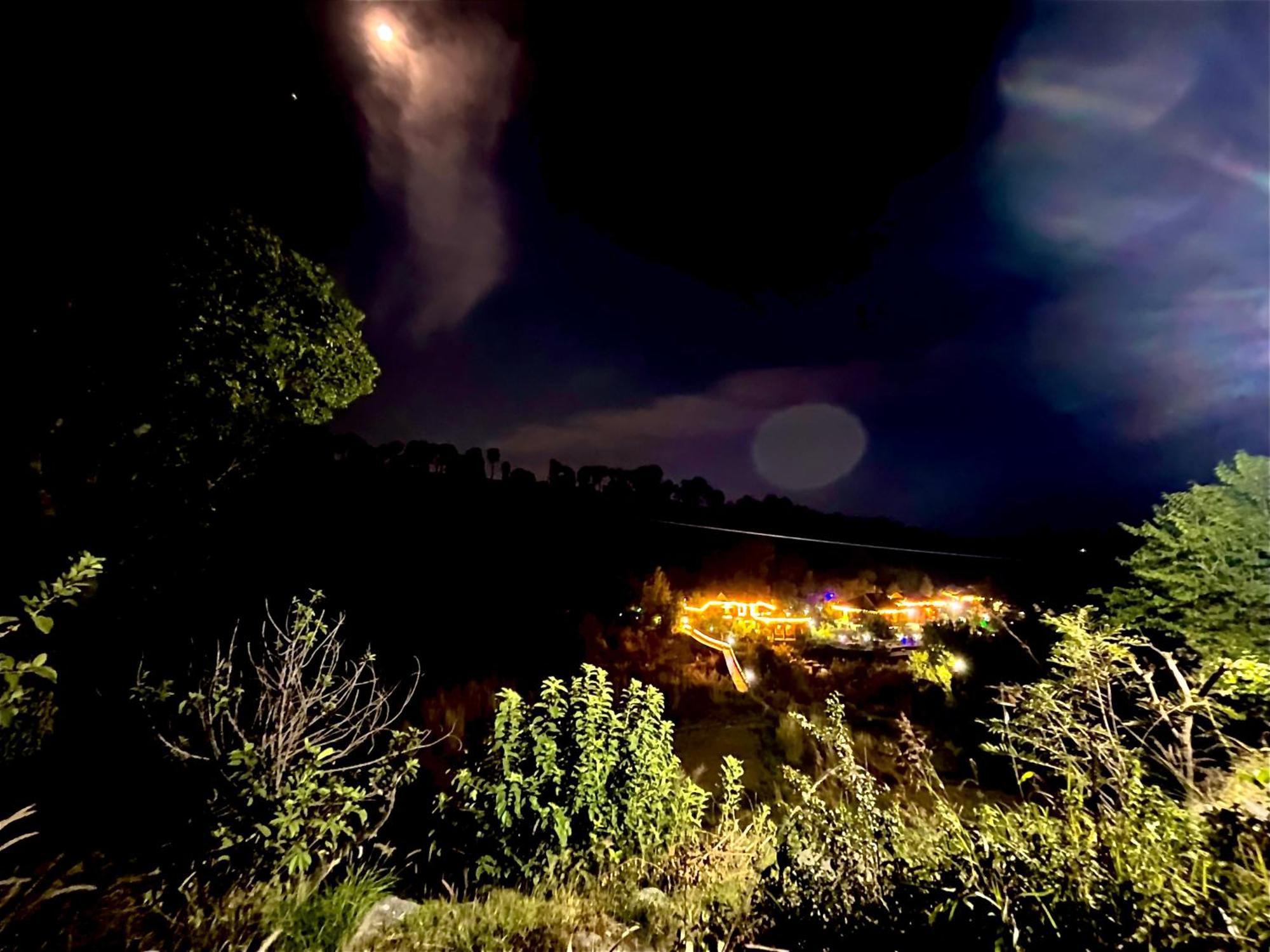 Prakriti Aalay - Riverside Mountain View Boutique Eco Resort 4*