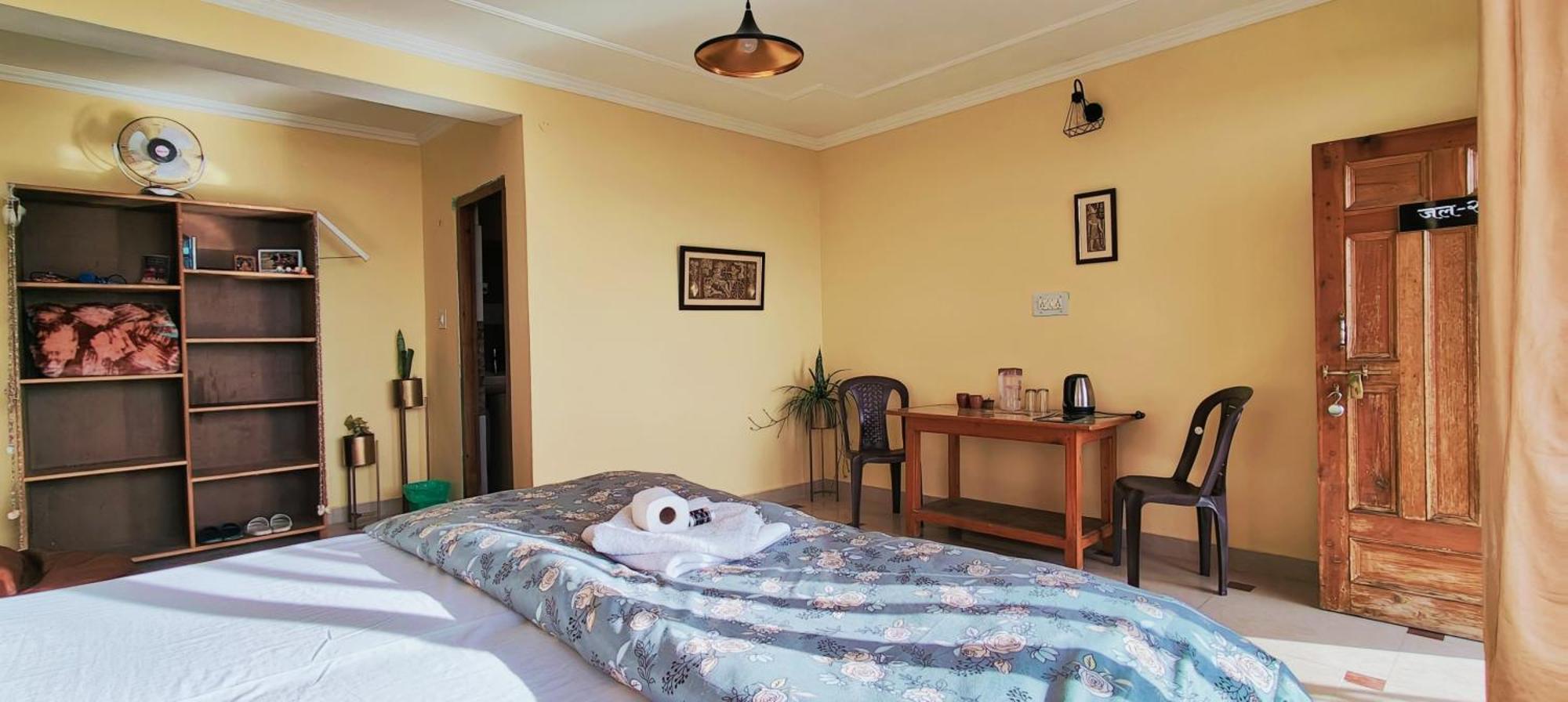 The Unmad - Dharamkot Bed & Breakfast