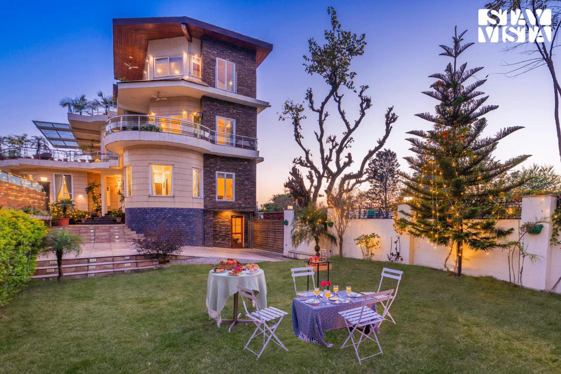Villa Stayvista At Address By The Khul *
