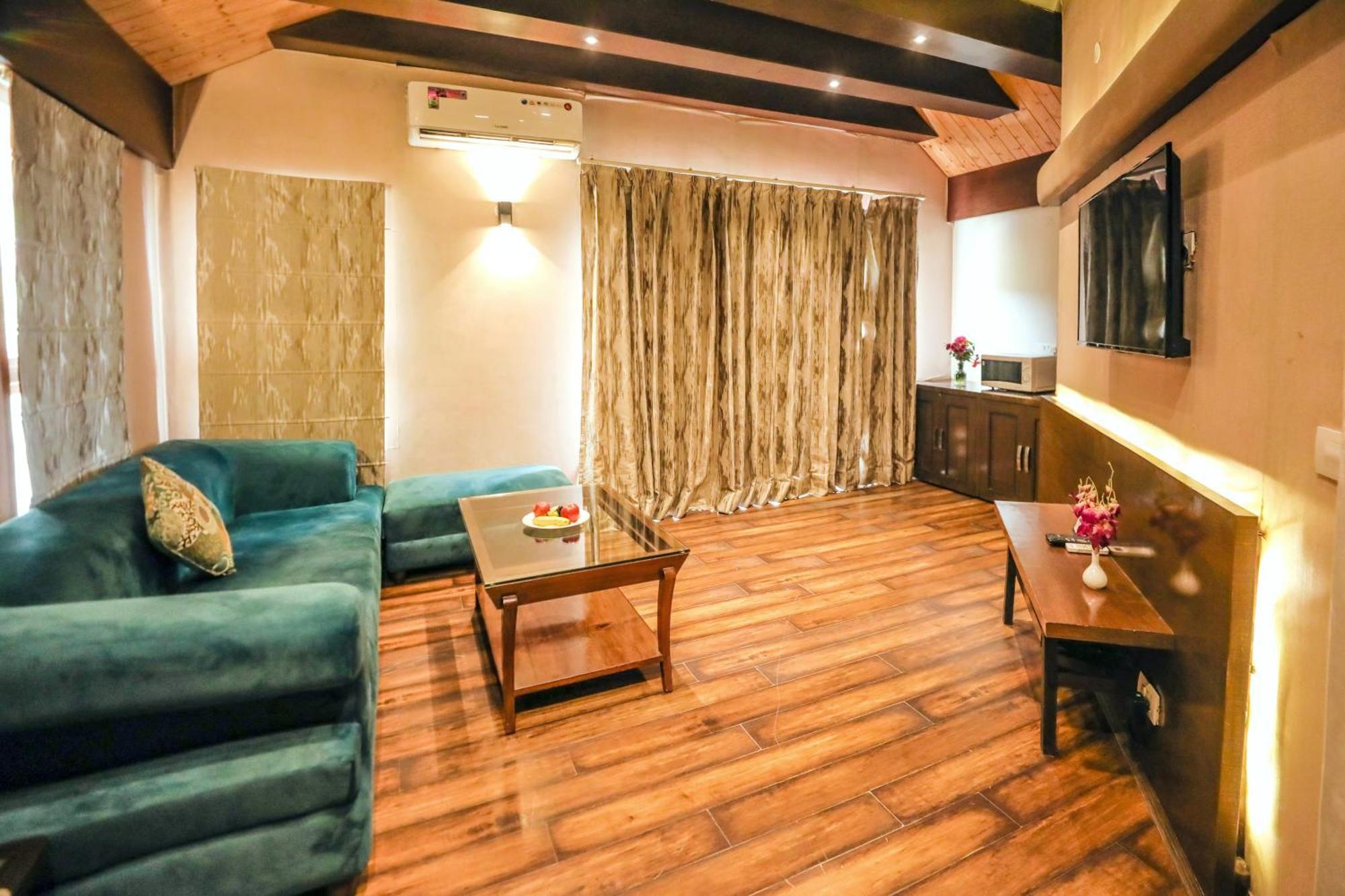 Regenta Exotica On Hilltop 4*