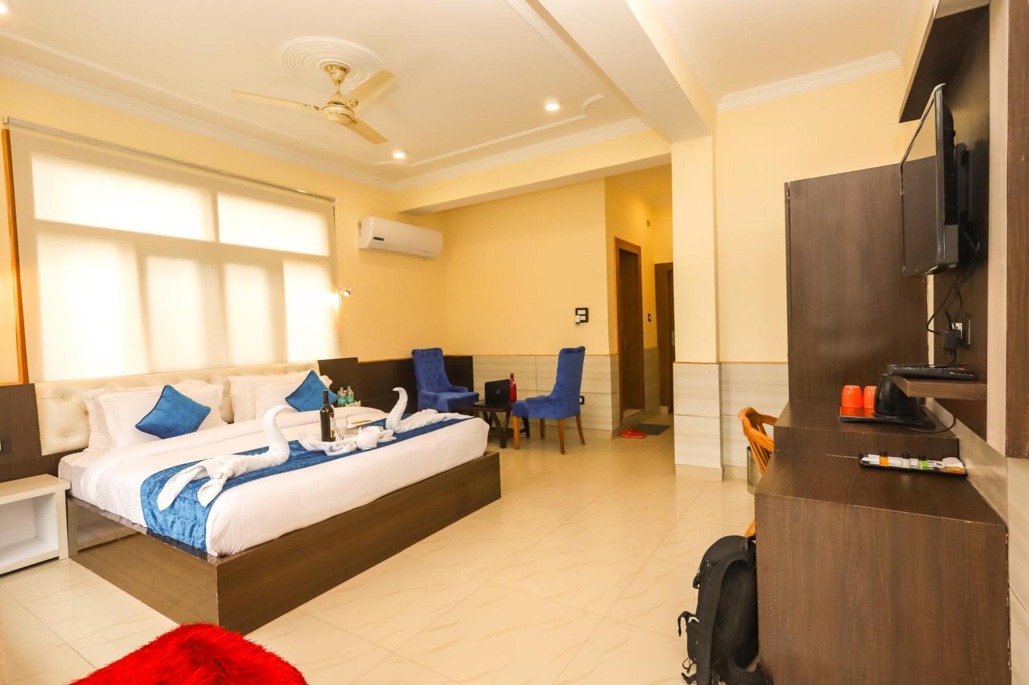 The Nest With Open Rooftop Cafe Mecleodganj