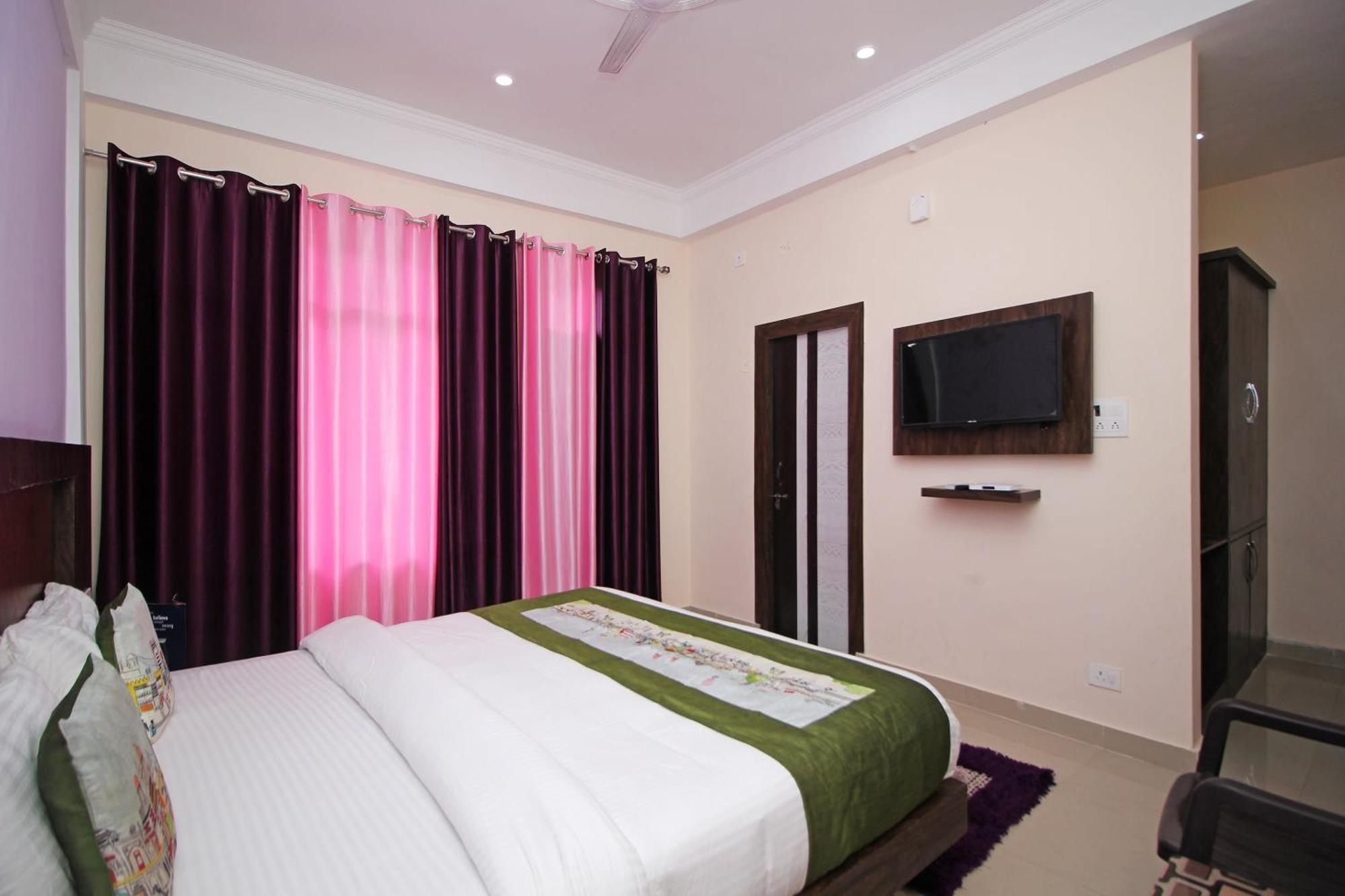Oyo Chandni Hotel