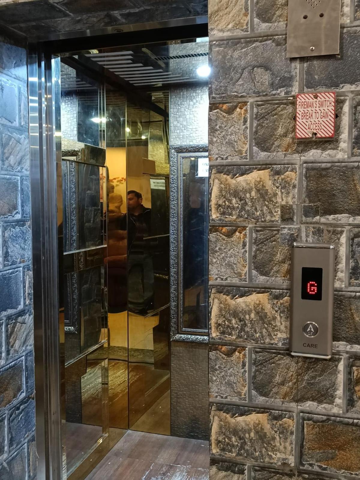 Hotel King Castle Mcleodganj-centrally Heated And Air Cooled- Near Mall Road - Free Parking Dharamshala