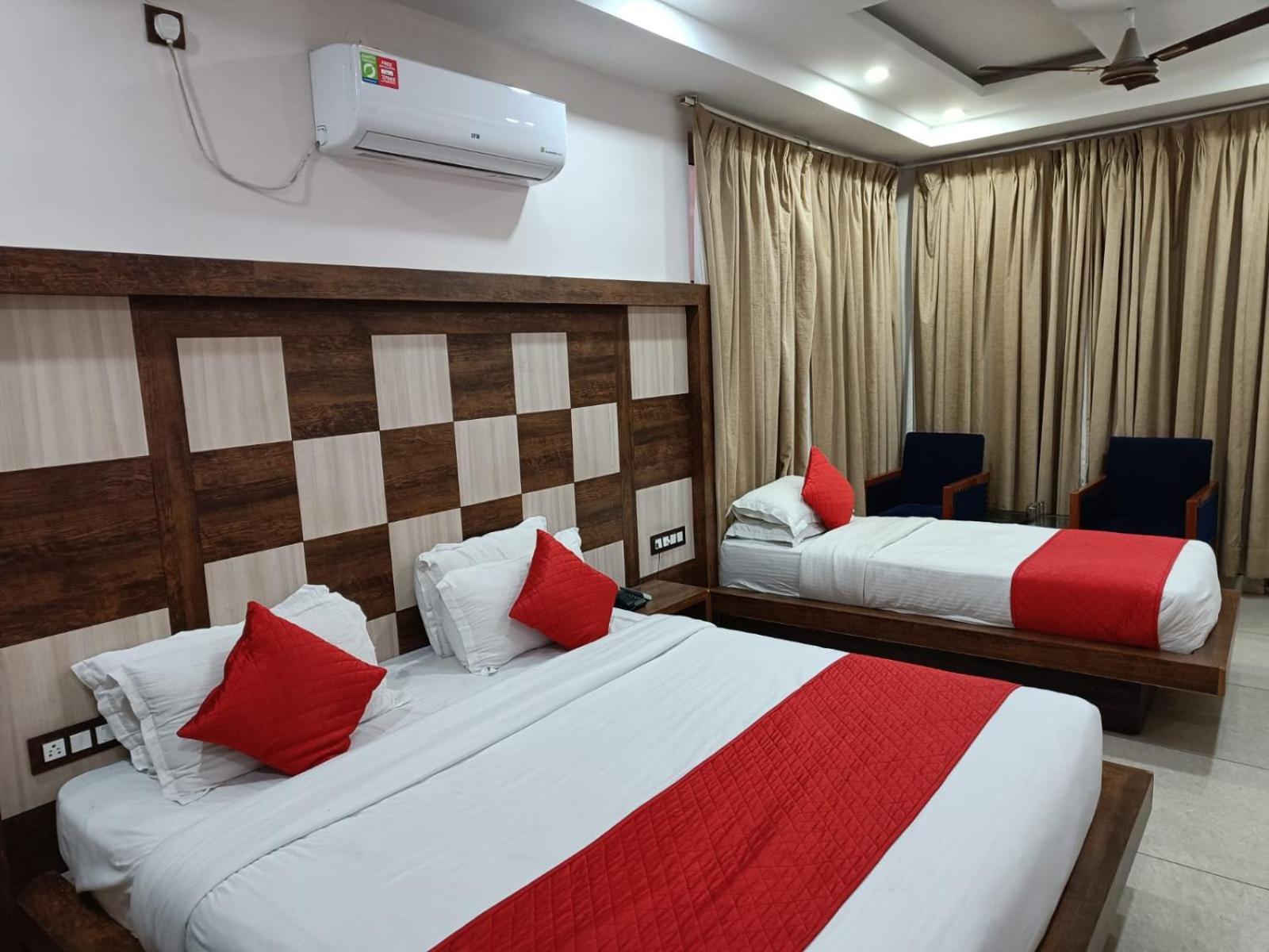 Hotel King Castle Mcleodganj-centrally Heated And Air Cooled- Near Mall Road - Free Parking