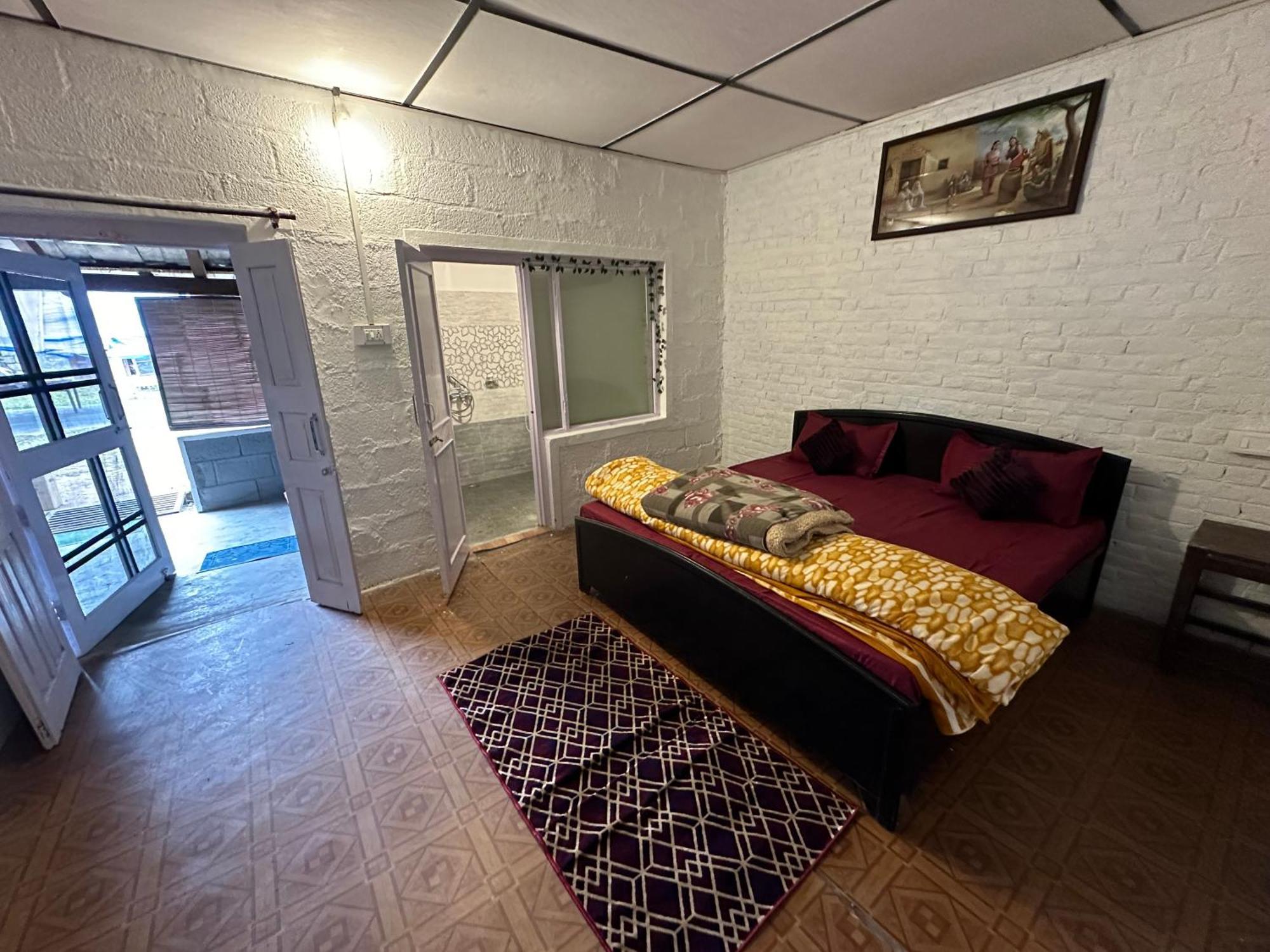 Dreamwoods A Travellers Farm Hostel