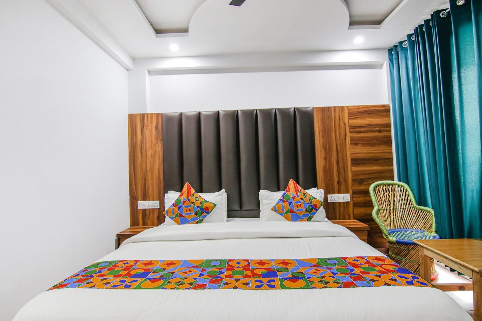 Hotel Fabhotel Ayana 3*
