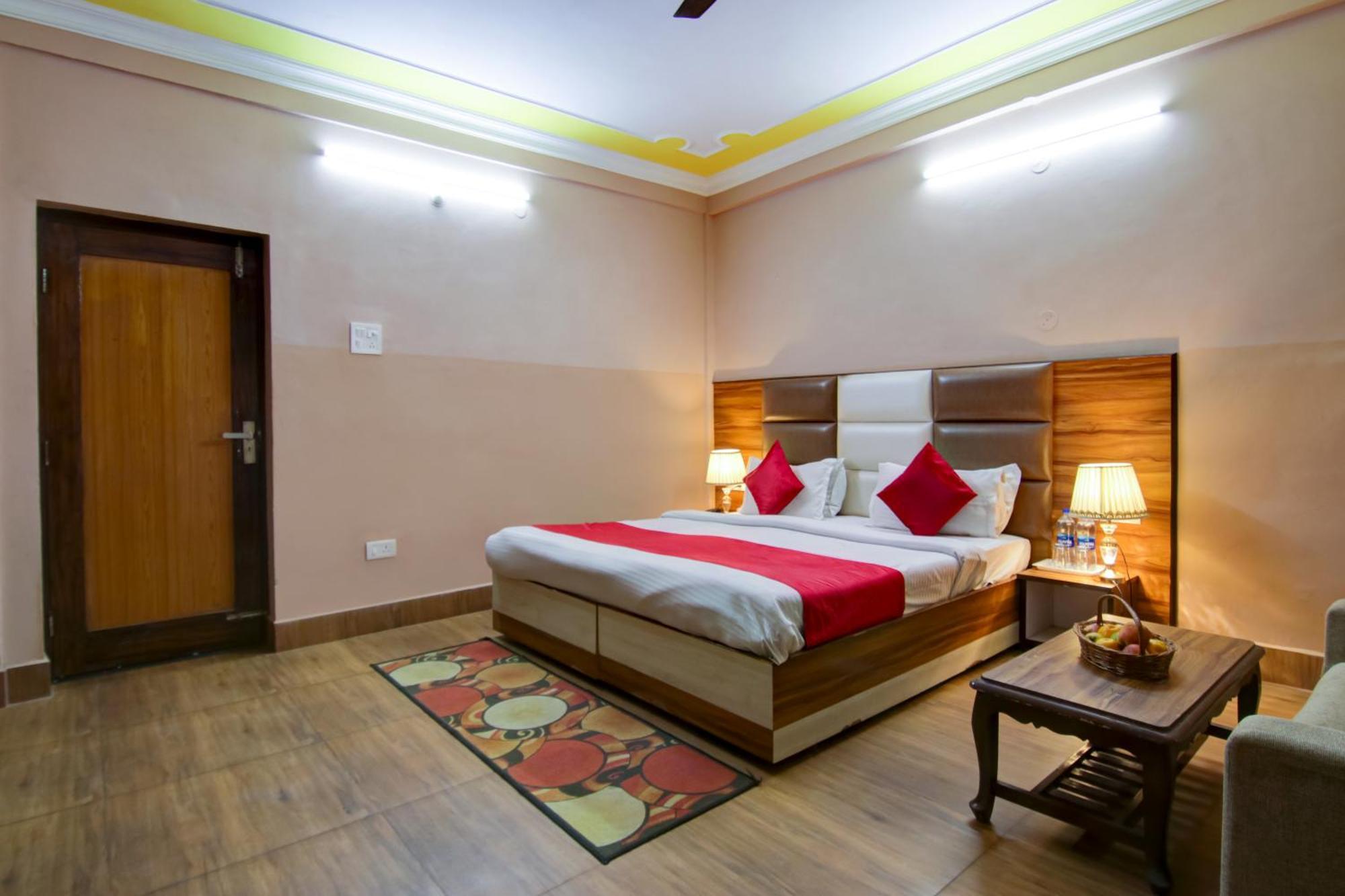 Hotel Hotel Varuni- On Mall Road, Mcleod Ganj, Dharamshala Dharamshala