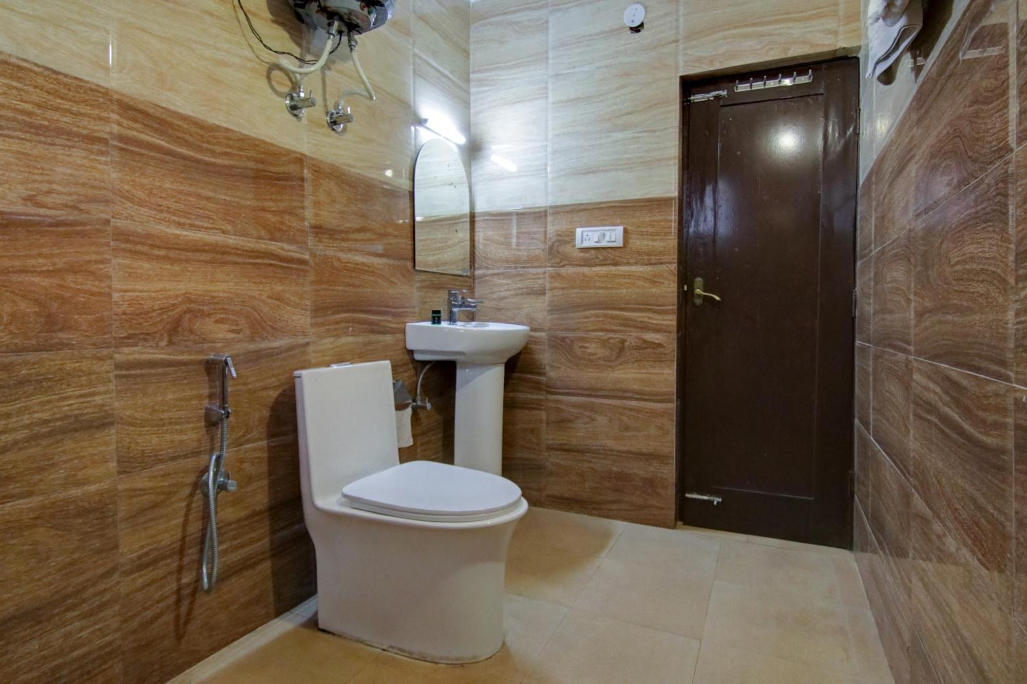 Hotel Varuni- On Mall Road, Mcleod Ganj, Dharamshala Hotel