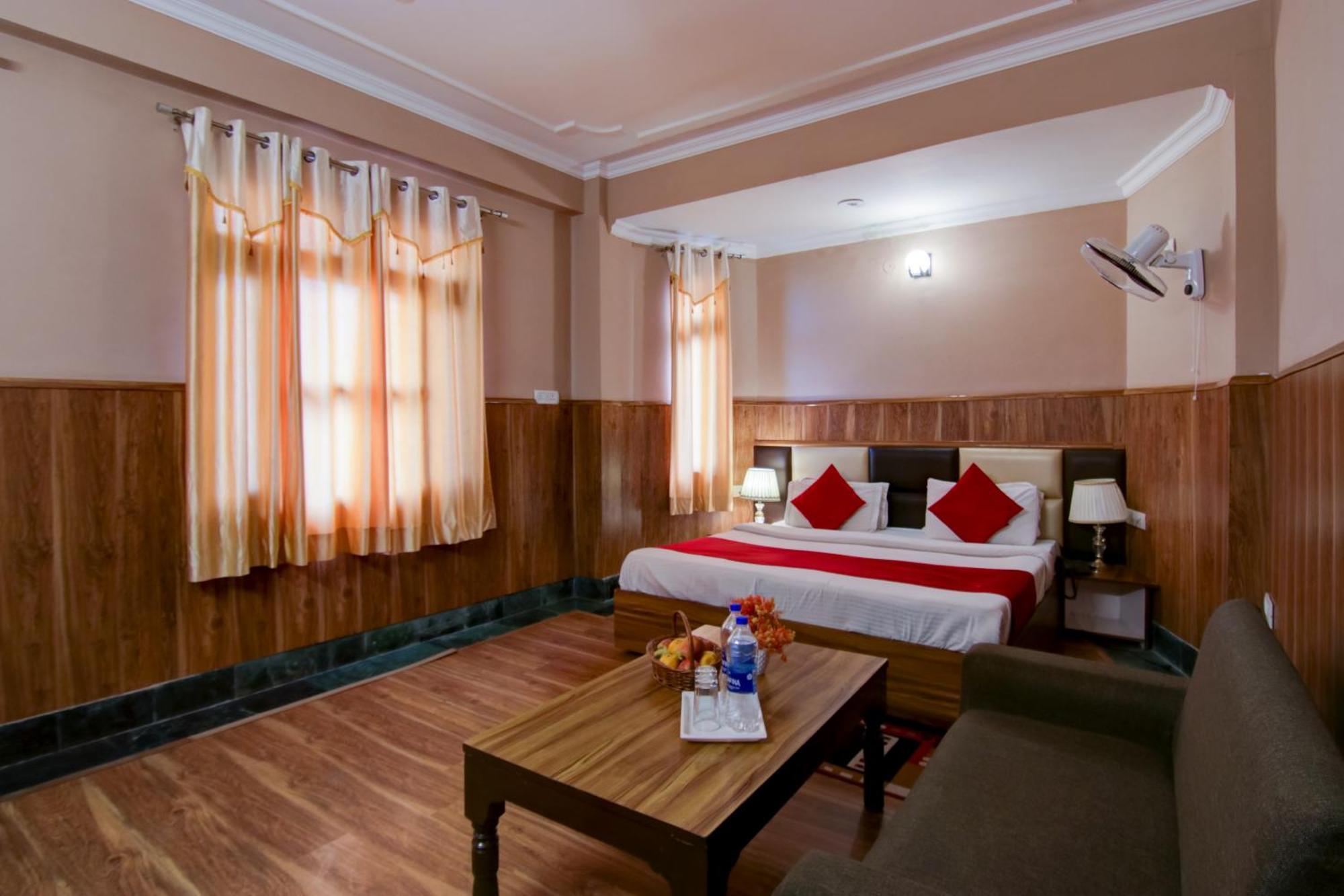 Hotel Hotel Varuni- On Mall Road, Mcleod Ganj, Dharamshala 4*