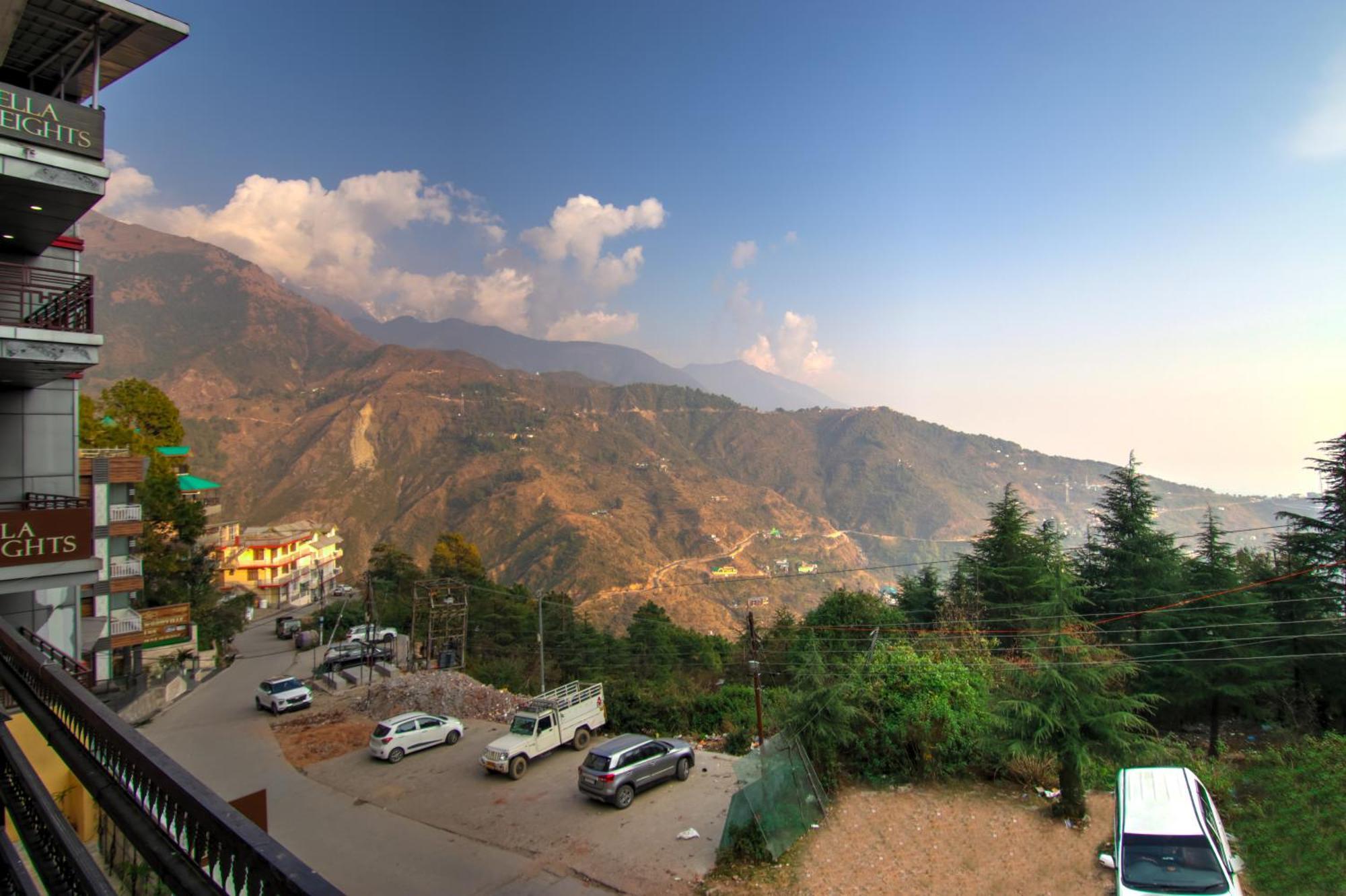 Hotel Varuni- On Mall Road, Mcleod Ganj, Dharamshala 4*