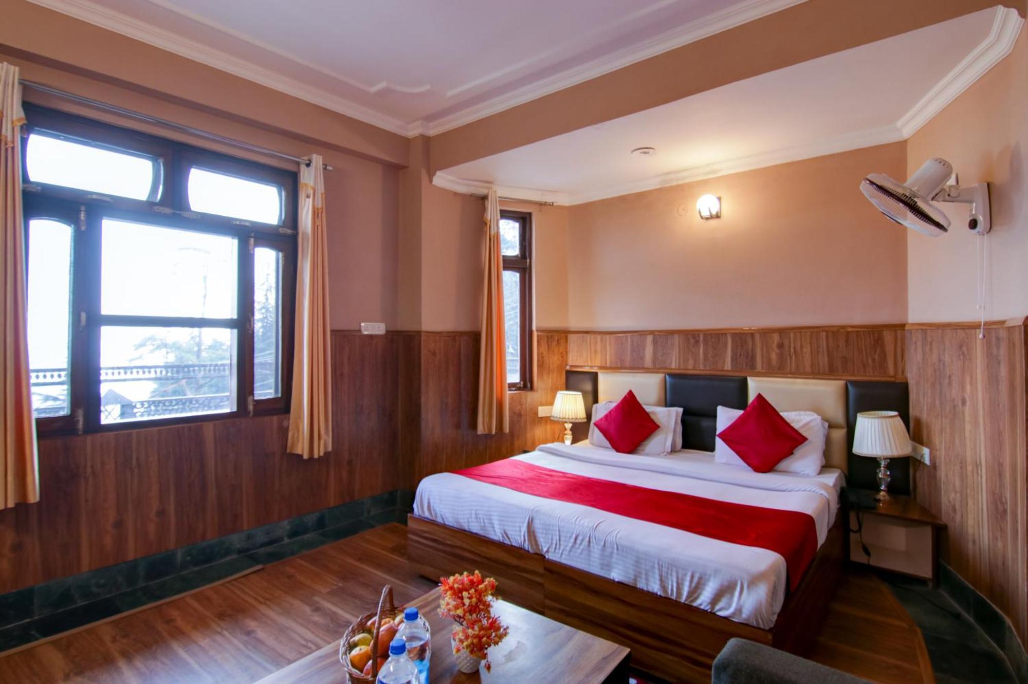 Hotel Varuni- On Mall Road, Mcleod Ganj, Dharamshala Hotel 4*