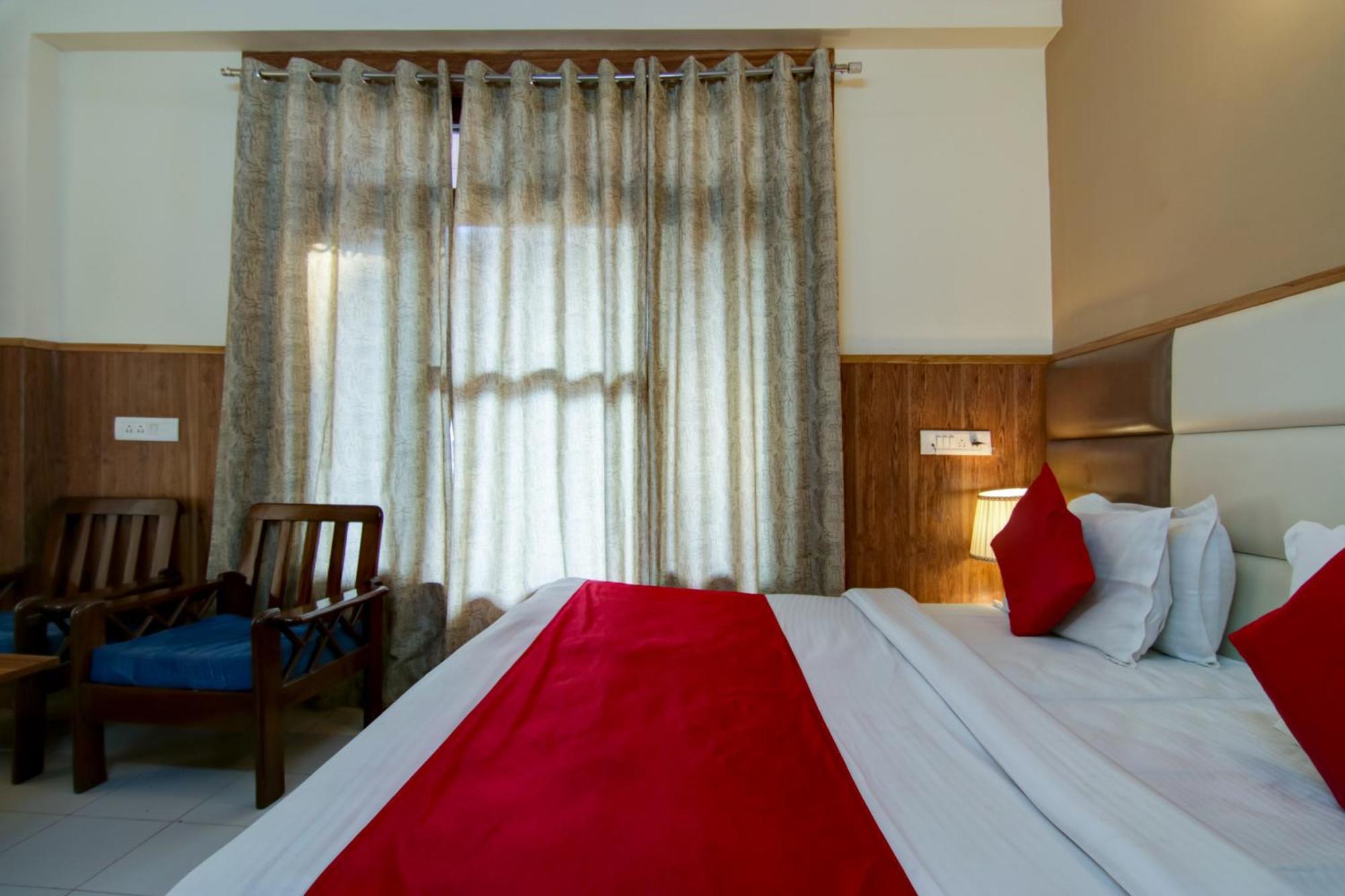 Hotel Varuni- On Mall Road, Mcleod Ganj, Dharamshala 4* Dharamshala