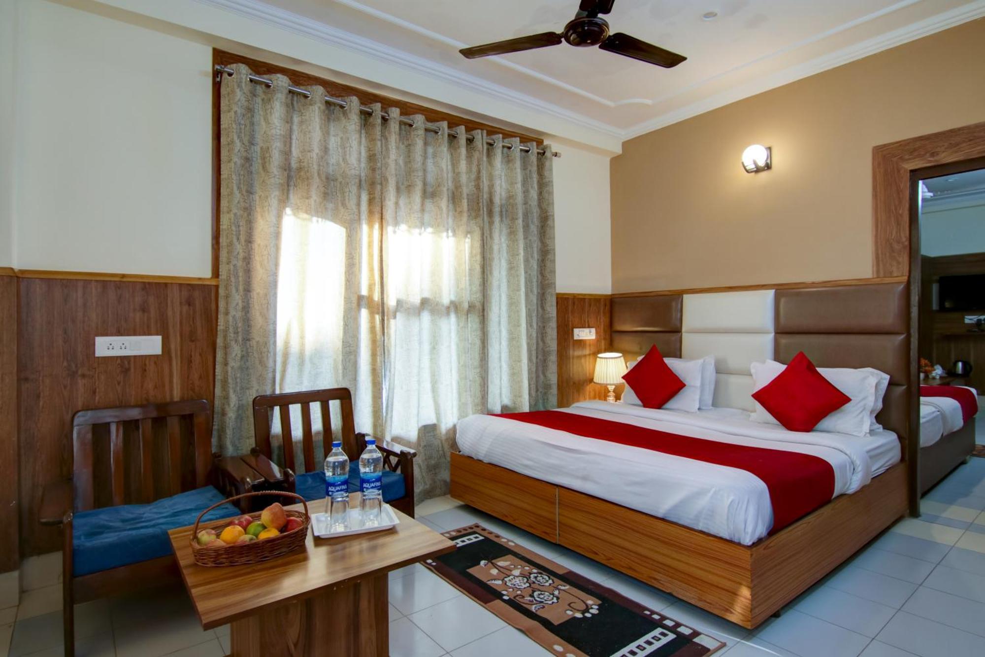 Hotel Hotel Varuni- On Mall Road, Mcleod Ganj, Dharamshala 4*