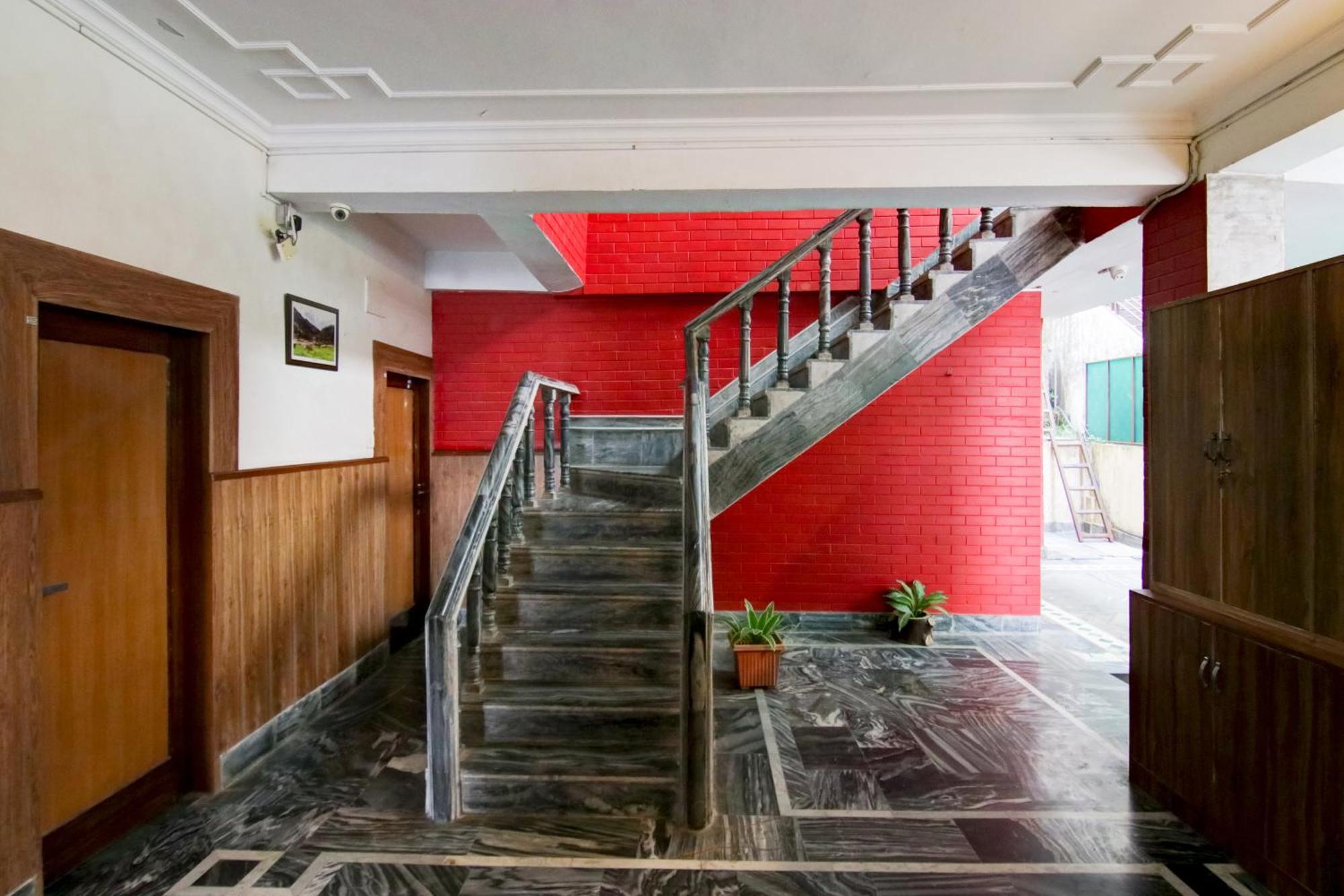 Hotel Hotel Varuni- On Mall Road, Mcleod Ganj, Dharamshala Dharamshala