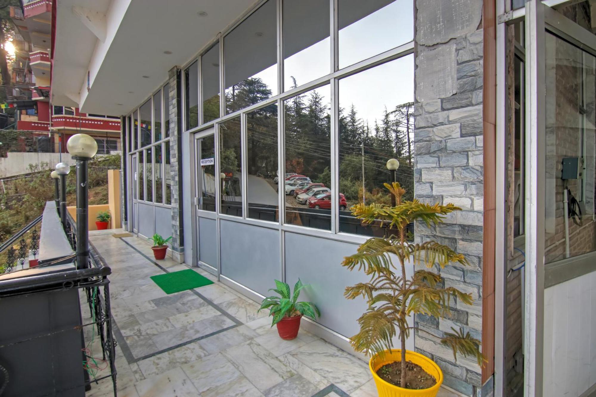 Hotel Varuni- On Mall Road, Mcleod Ganj, Dharamshala 4* Dharamshala