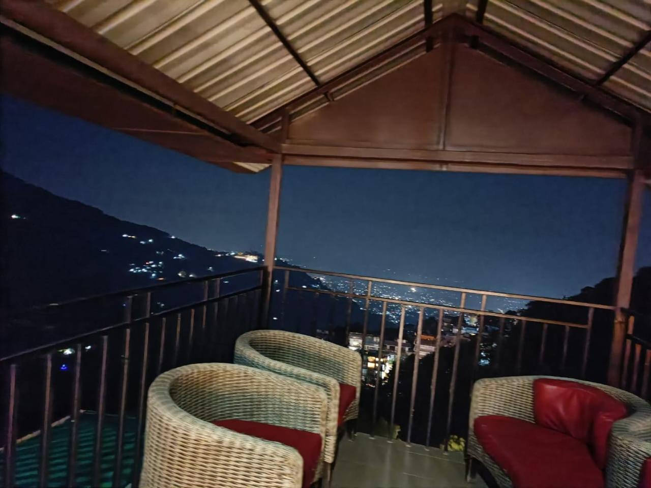 King Castle Mcleodganj-centrally Heated And Air Cooled- Near Mall Road - Free Parking Hotel Dharamshala