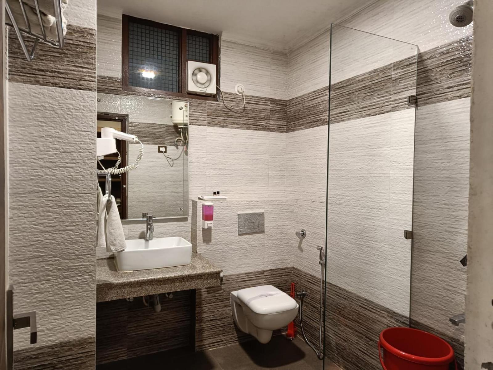 King Castle Mcleodganj-centrally Heated And Air Cooled- Near Mall Road - Free Parking