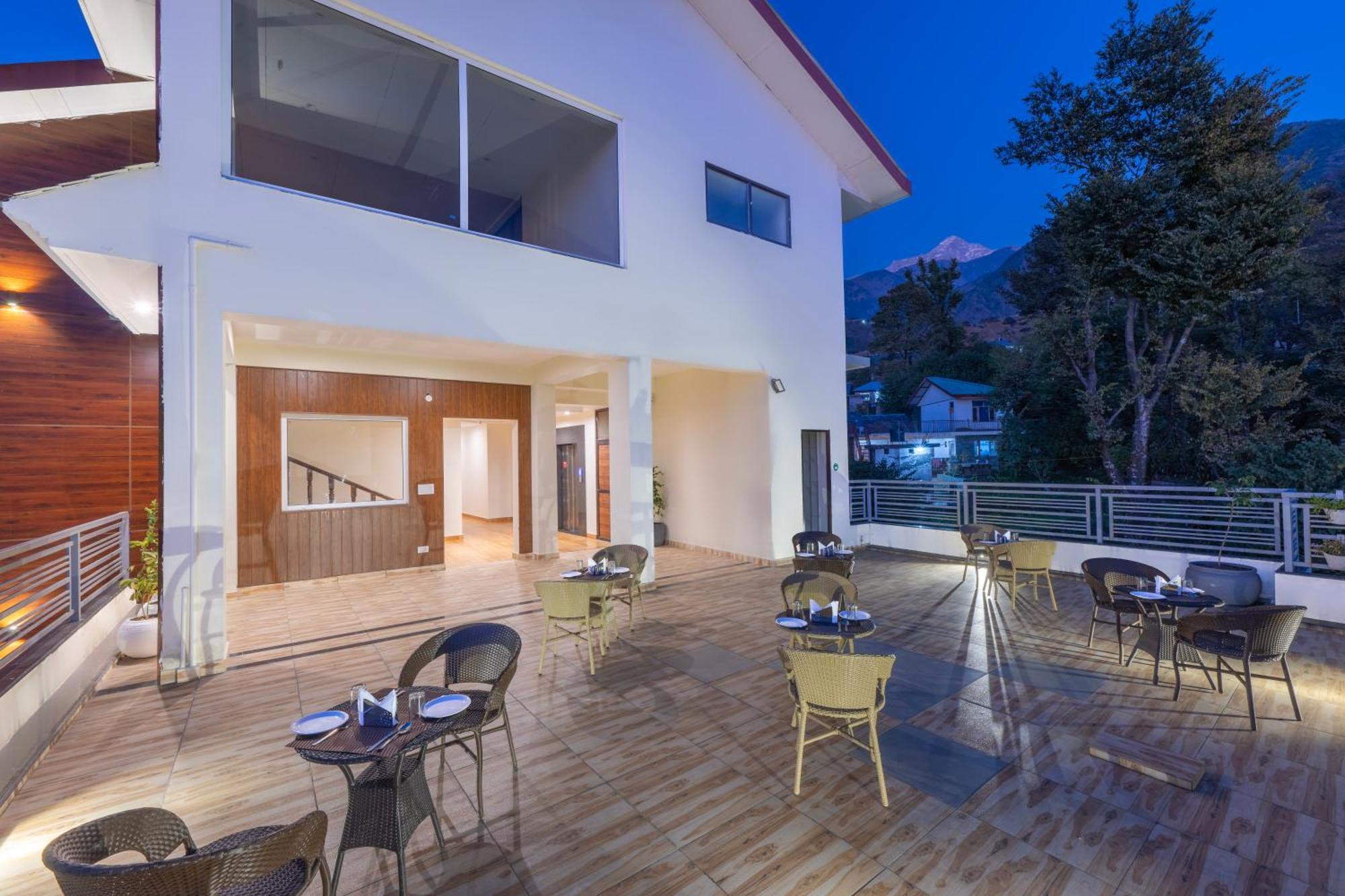 Stone Wood Hotel Dharamshala