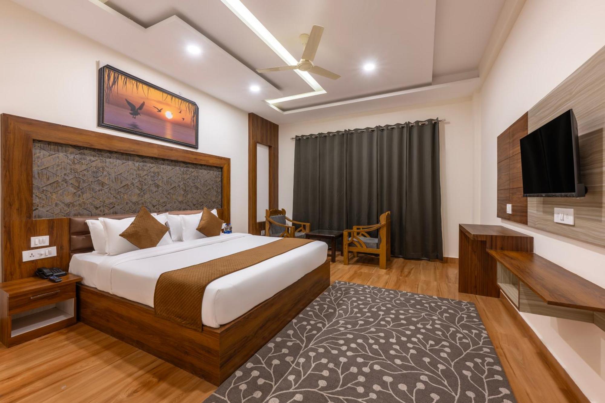 Hotel Stone Wood 3*