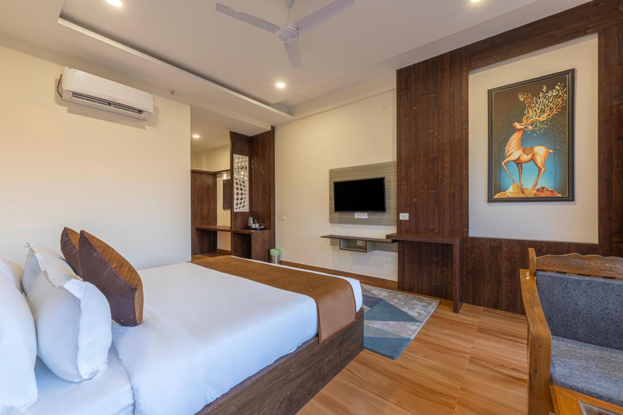 Hotel Stone Wood 3*