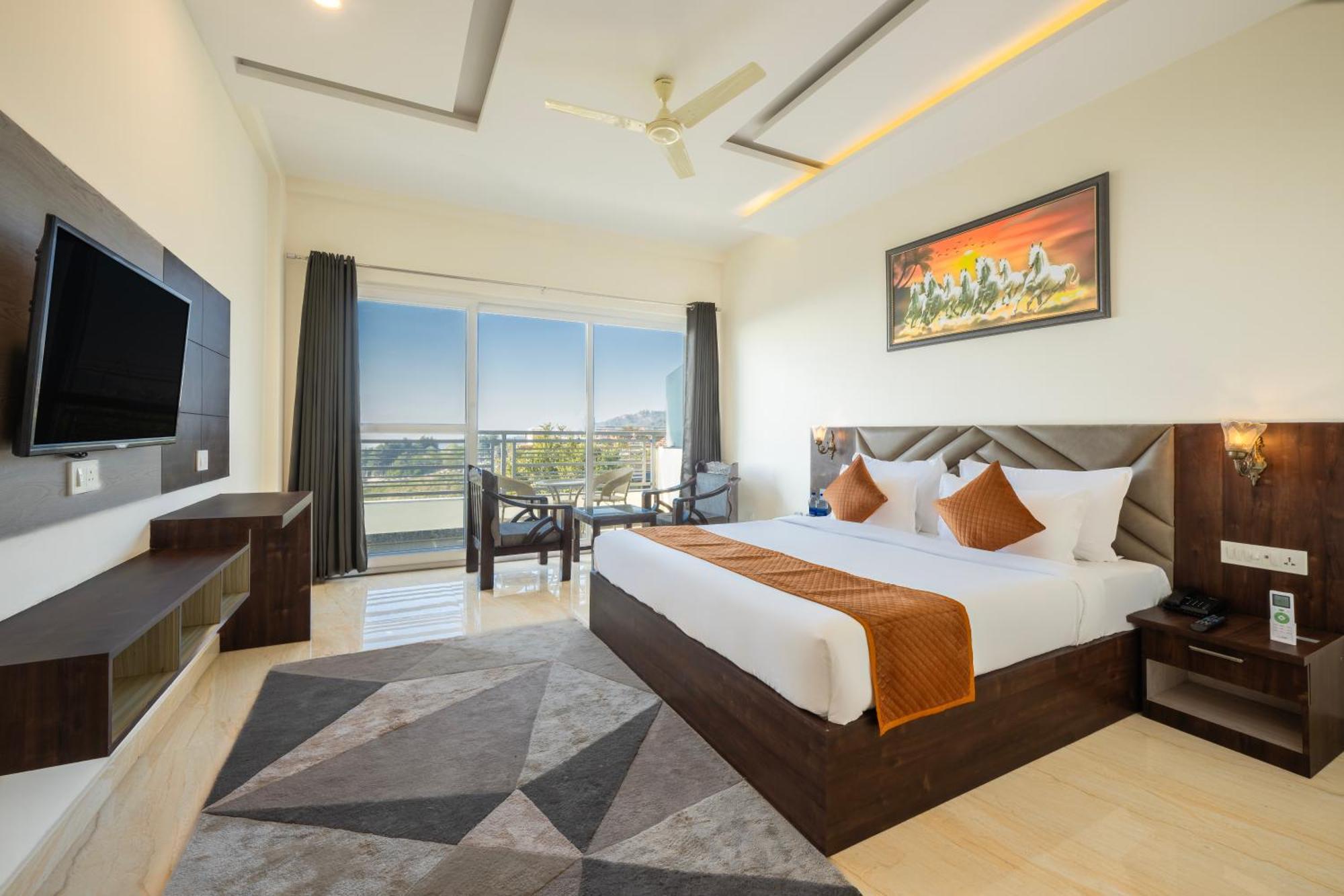 Hotel Stone Wood 3*