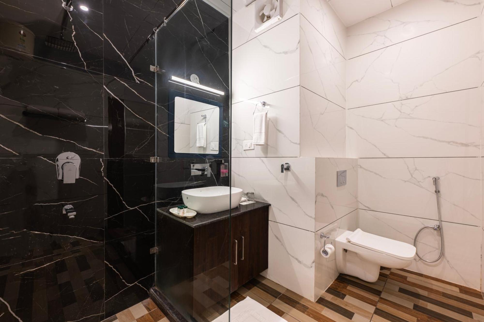 Stone Wood Hotel