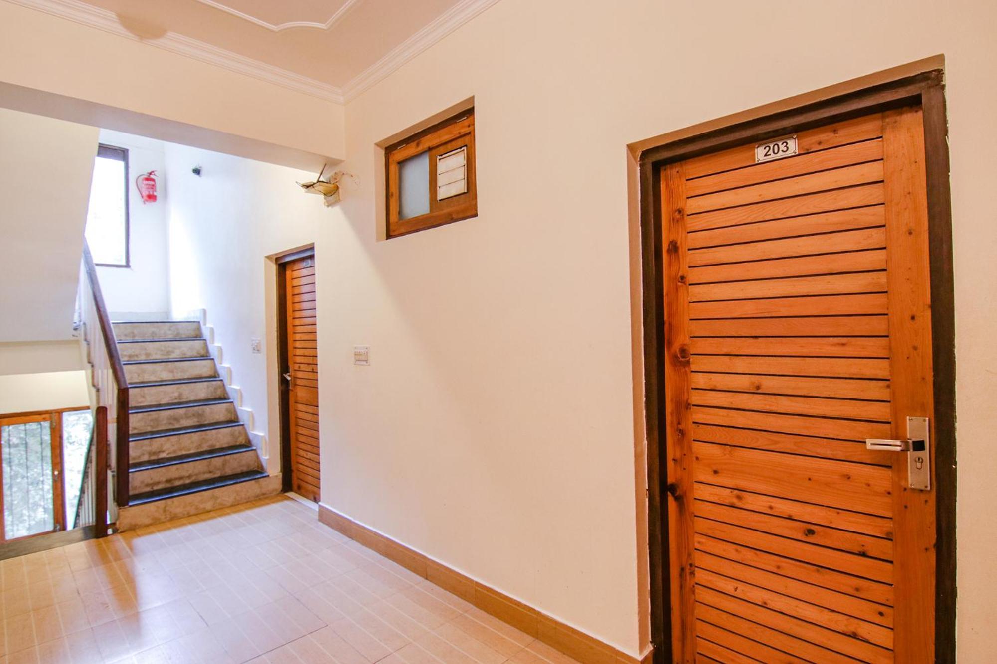 Fabhotel Greenwoods Guest house *