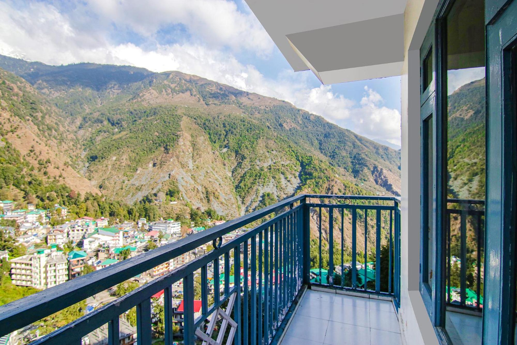 Fabhotel Greenwoods Guest house Dharamshala