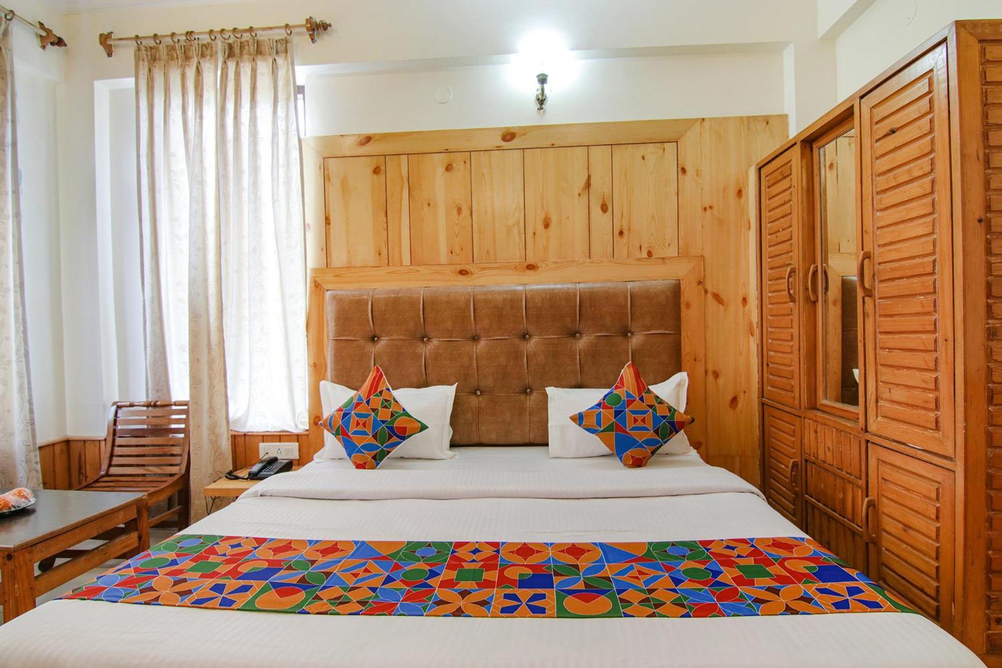 Fabhotel Greenwoods Guest house