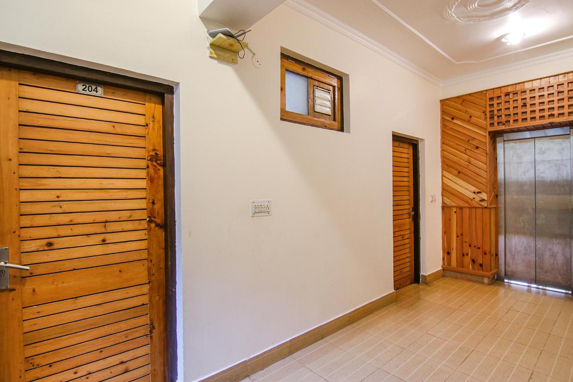 Fabhotel Greenwoods Guest house