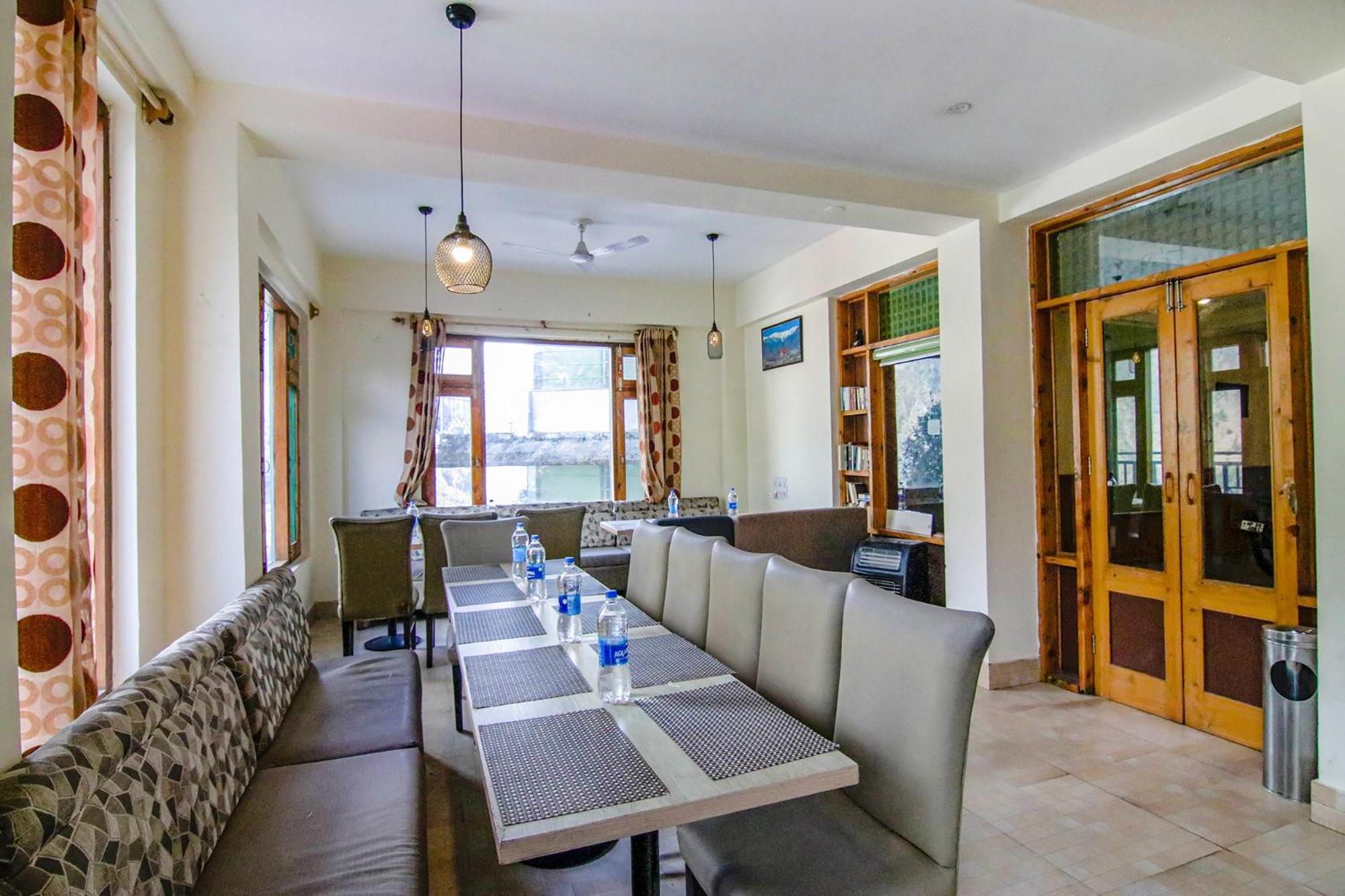 Fabhotel Greenwoods Guest house *
