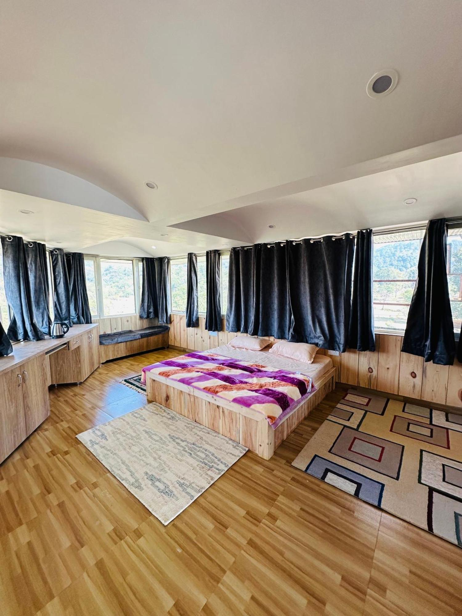Apartment Dhauladhar Homes *