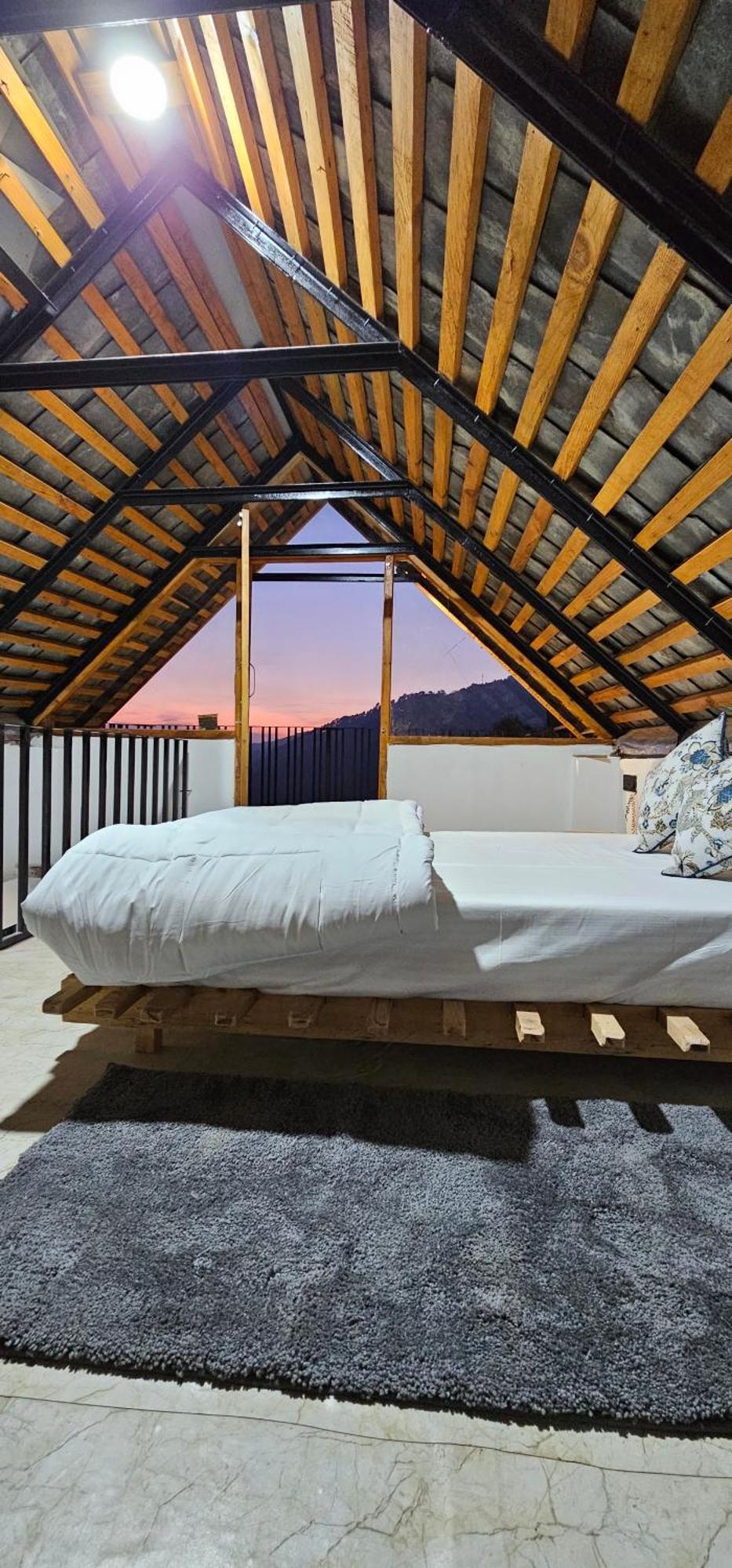 Snow Biscuit Mountain Resort *