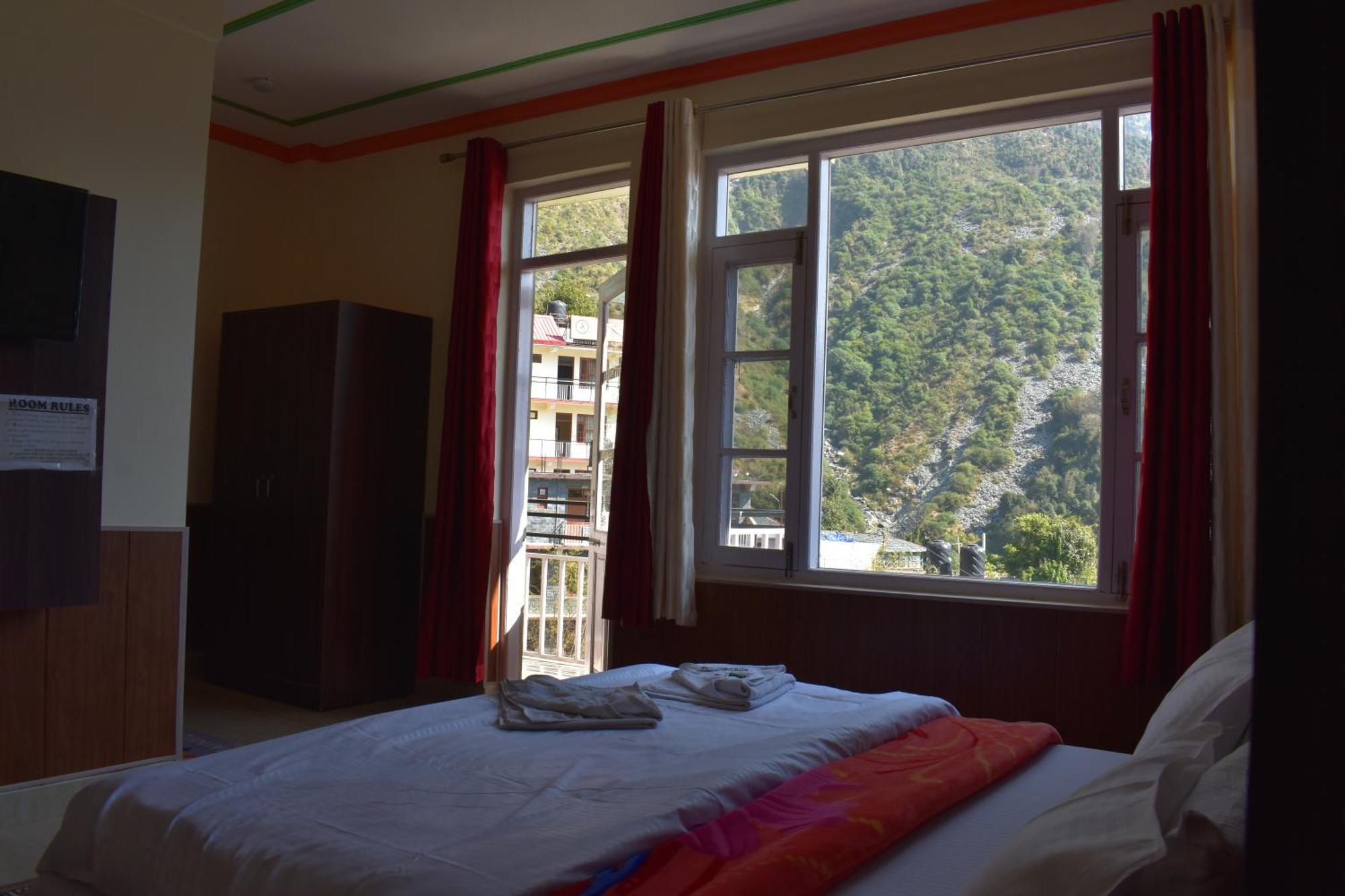 Yes Comfort Hotel 3*