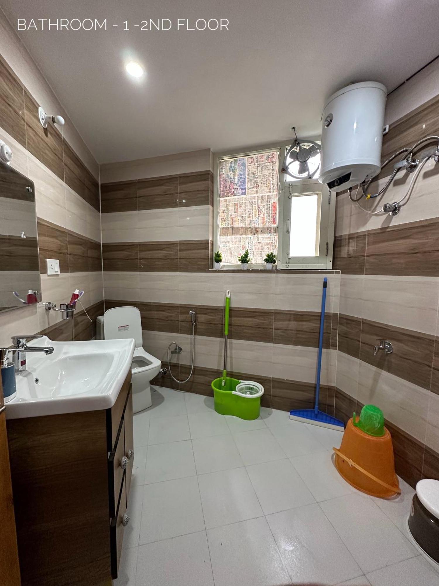 Apartment Dhauladhar Homes