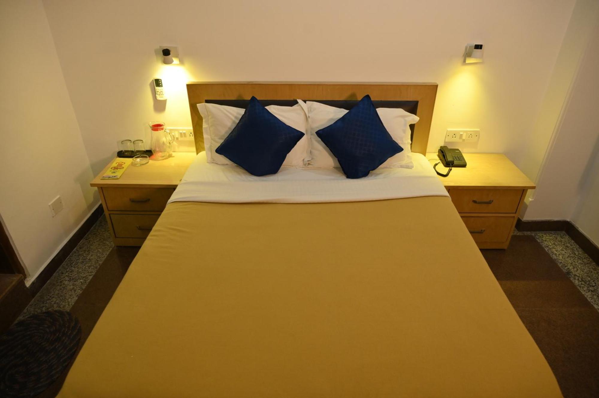 Dh Hotel 3*
