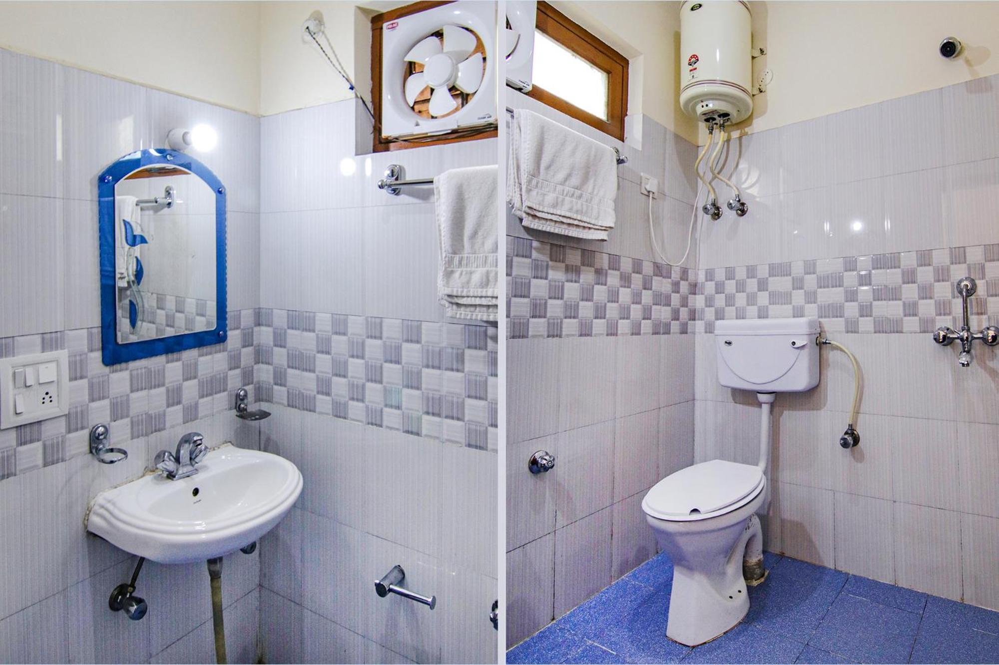 Hotel Fabhotel Anuj Regency
