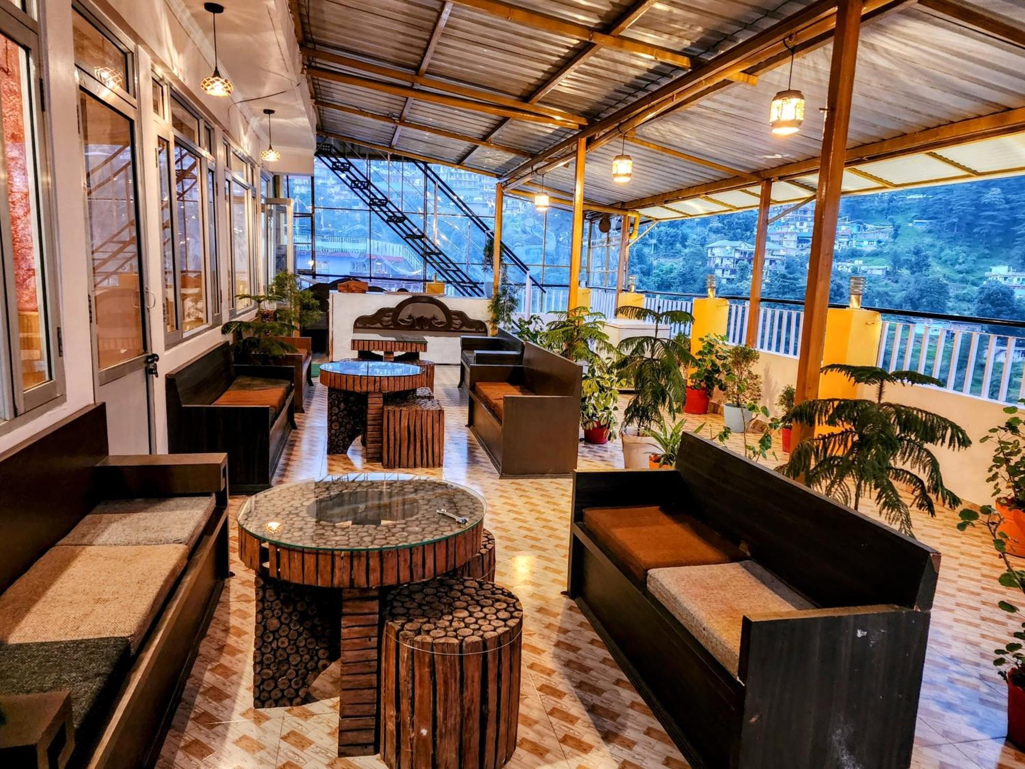The Bougainvillea, Mcleodganj Bed & Breakfast *