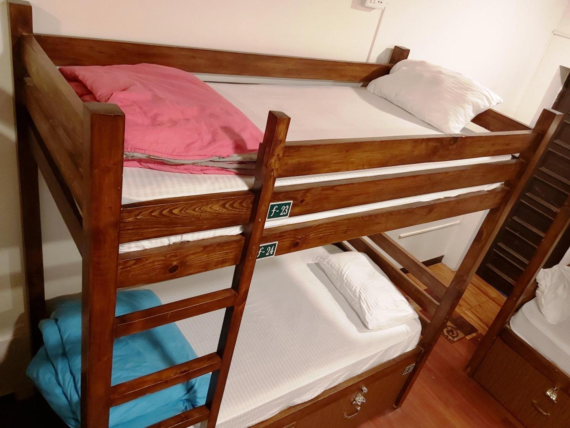Hostel Utopia Dharamkot Mcleodganj Dharamshala