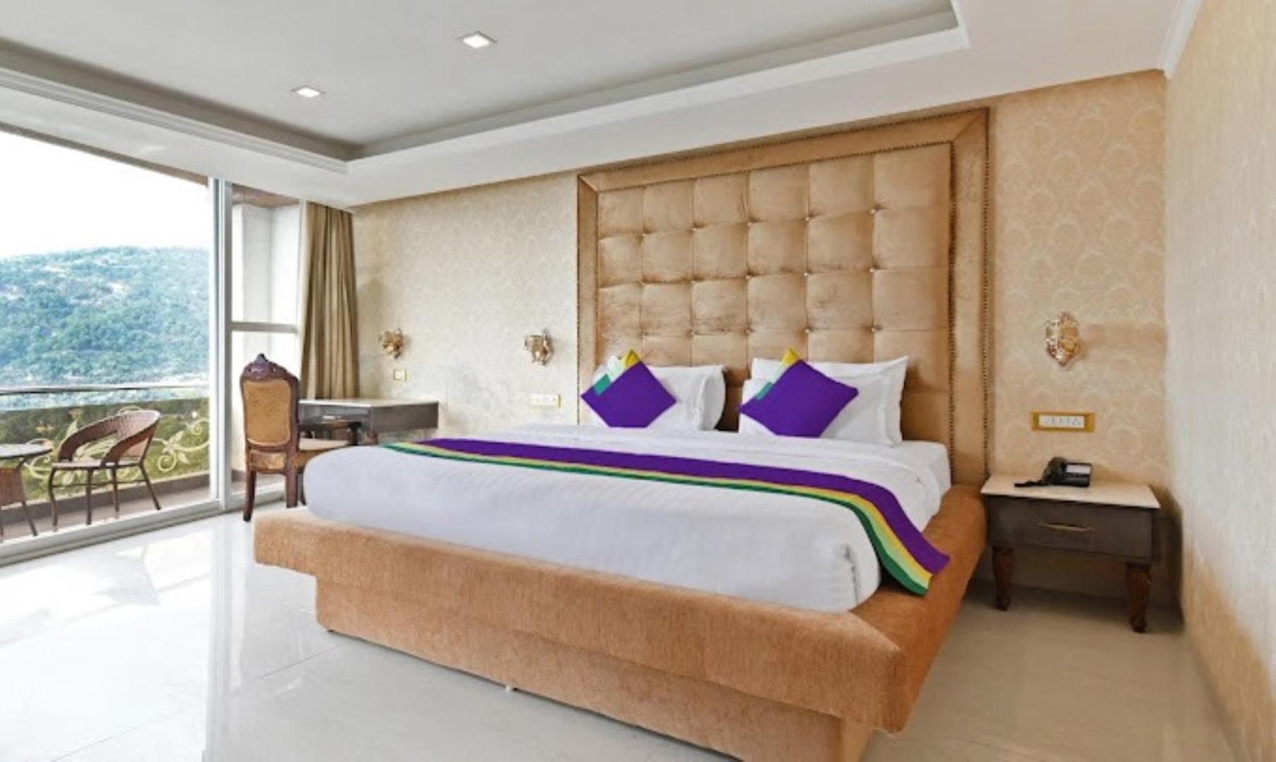Hotel The Royal Castle Dharamshala