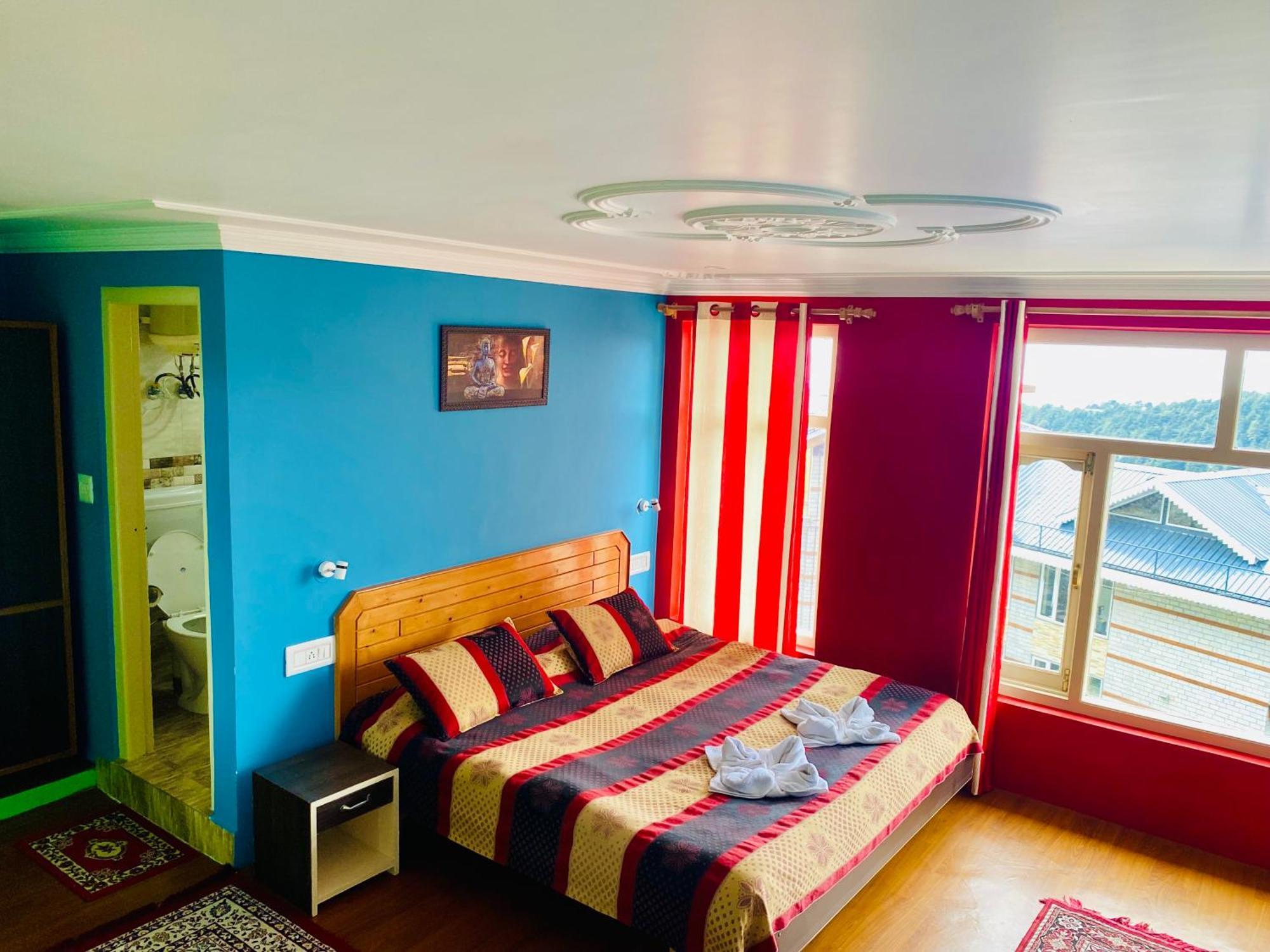 Jagatram Niwas Dharamkot Guest house