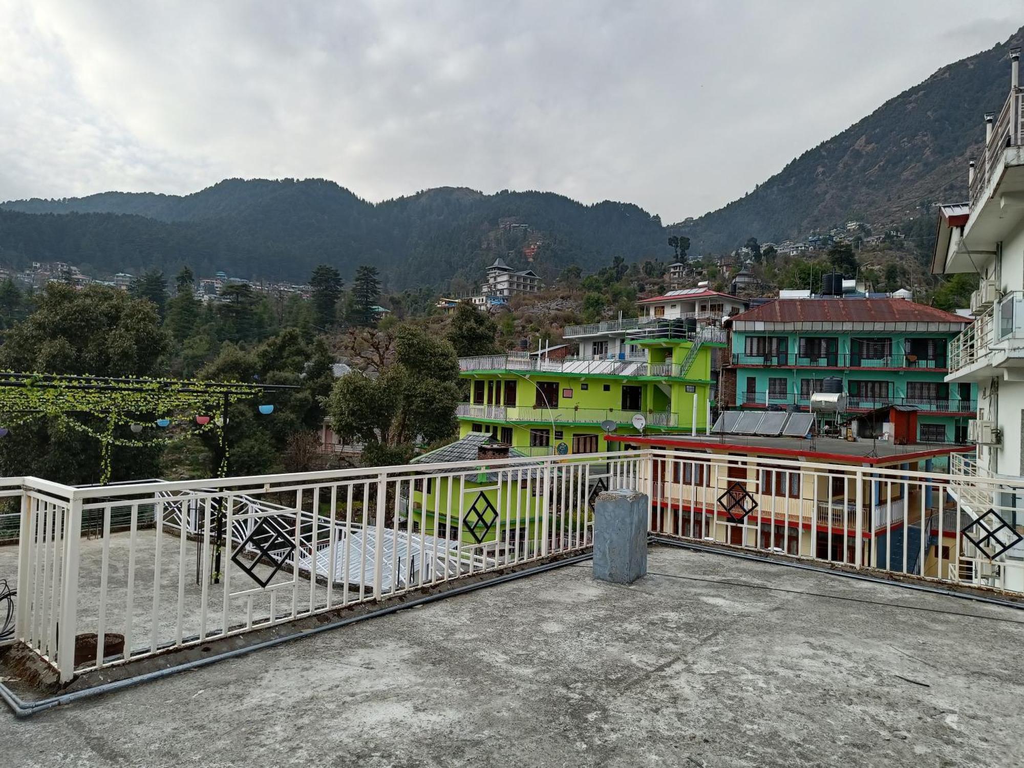 Apartment Vikas House