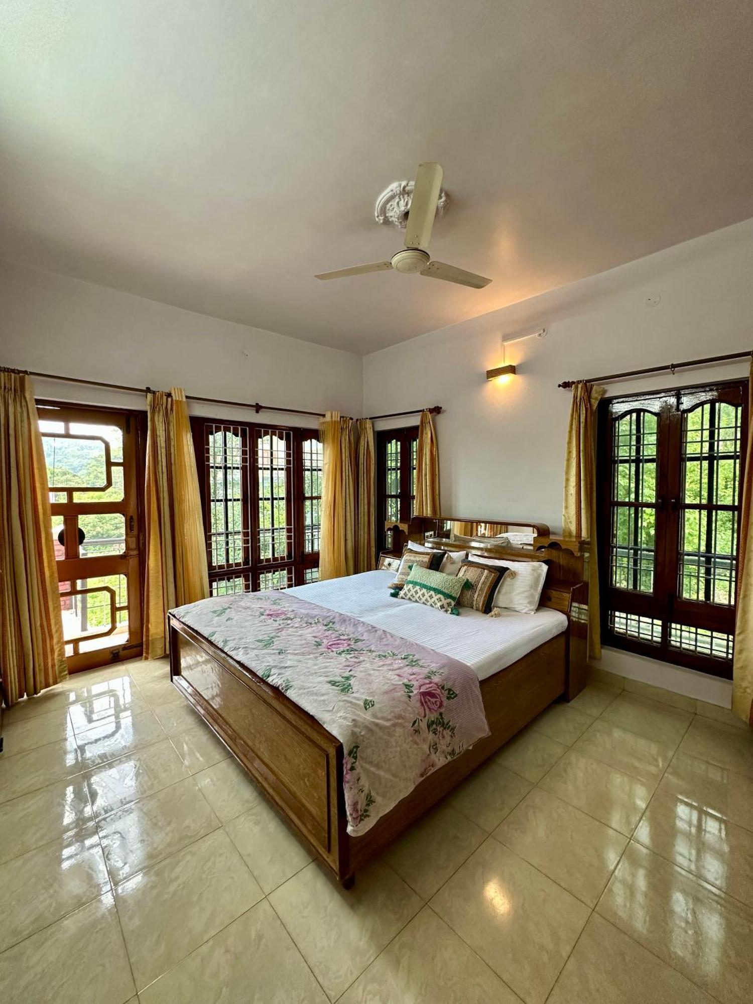 Apartment Snow Biscuit Dharamshala
