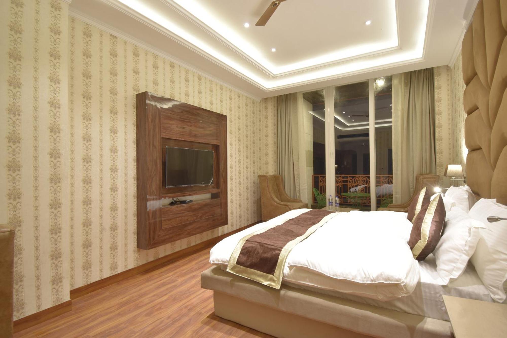 Grand Him Queen Ac Centralized Hotel
