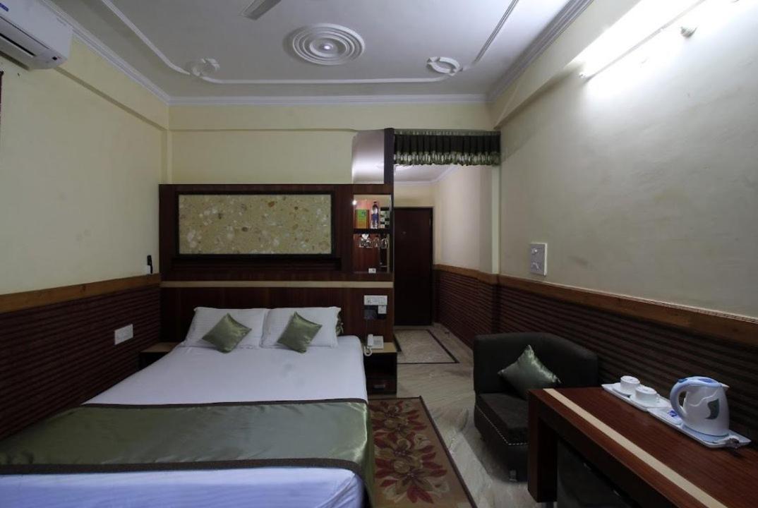 Gandhi's Paradise Hotel Dharamshala