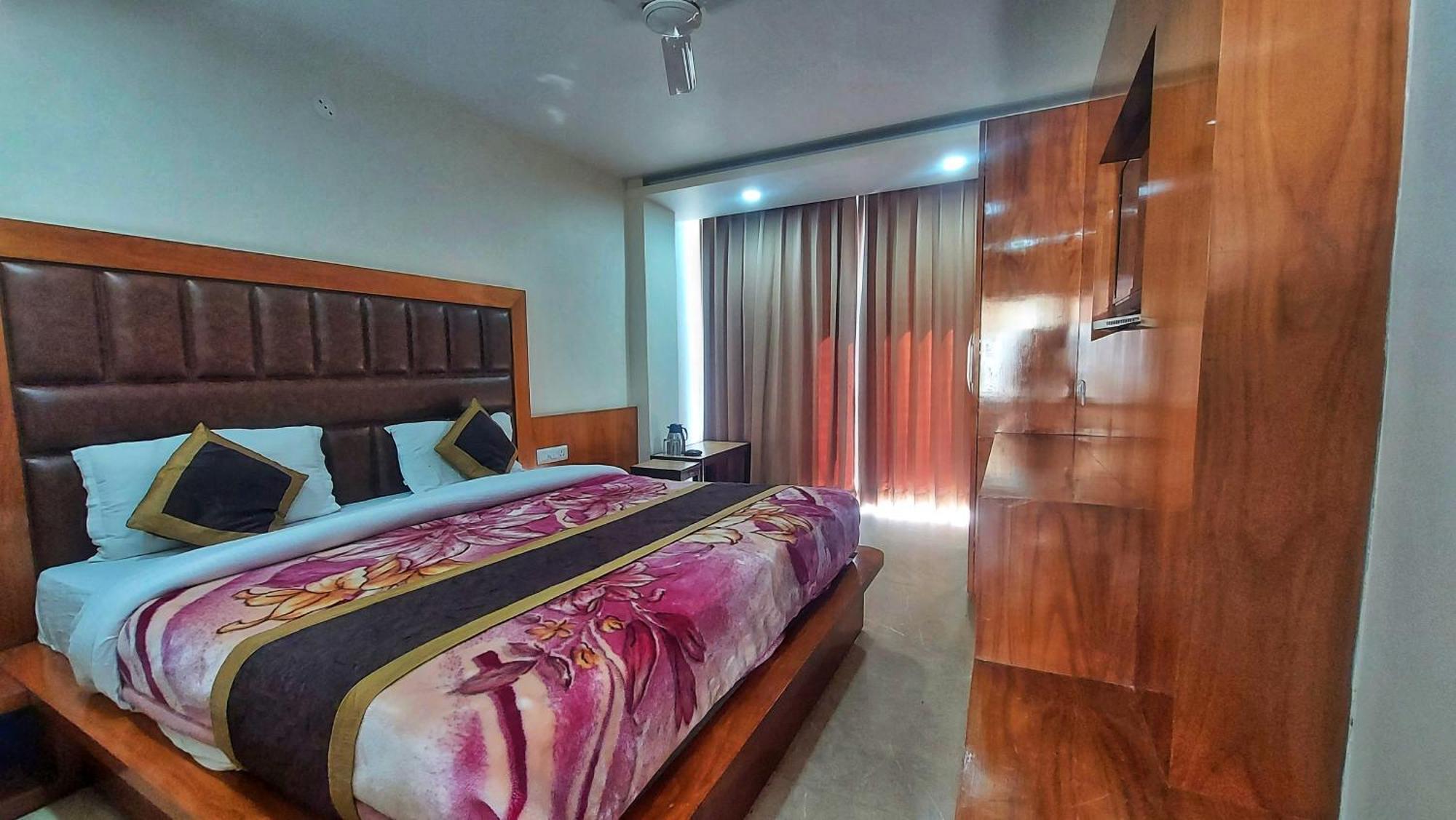 Hotel India House 4*