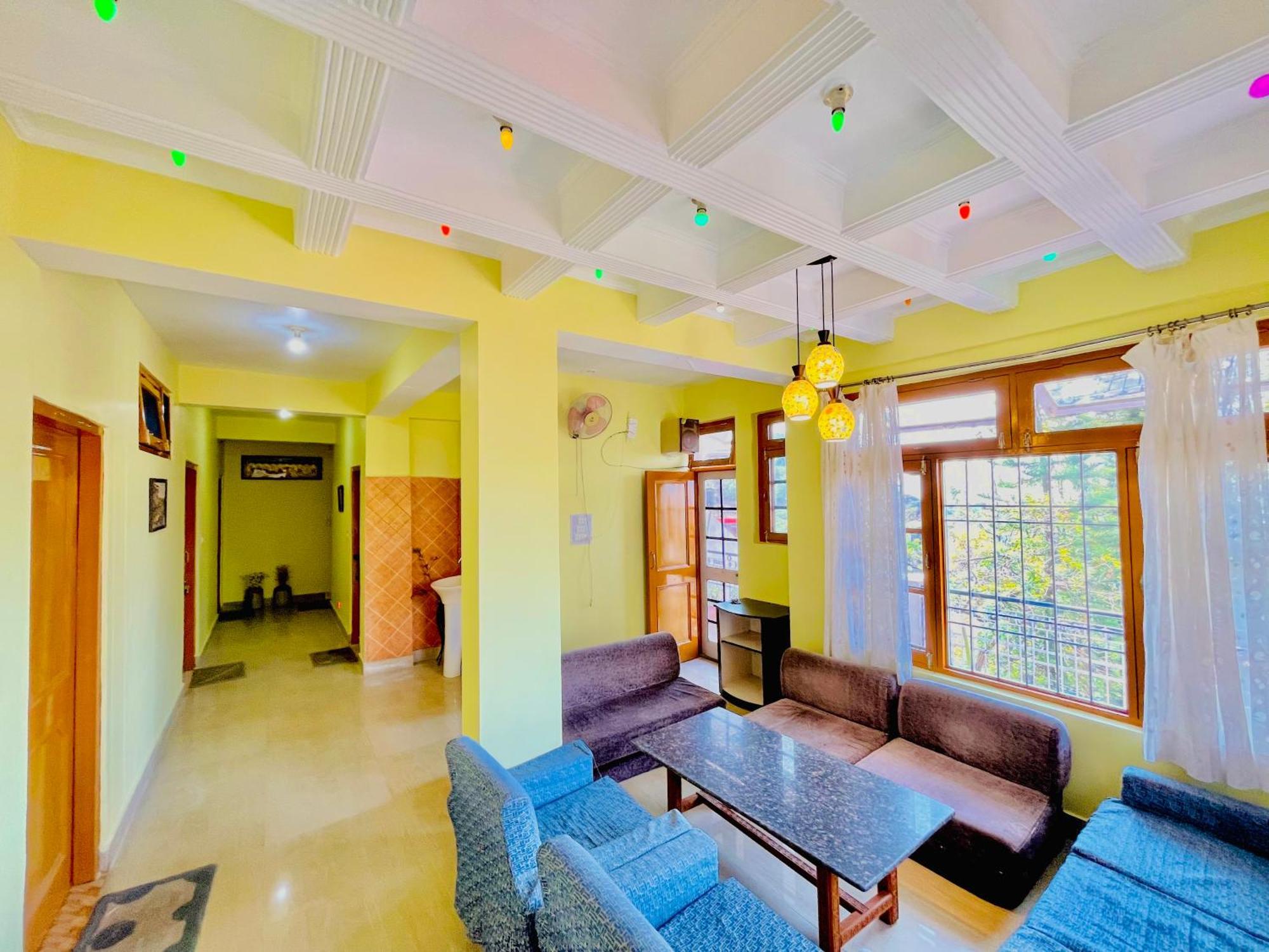 Hotel Grand View And Restaurant 2*